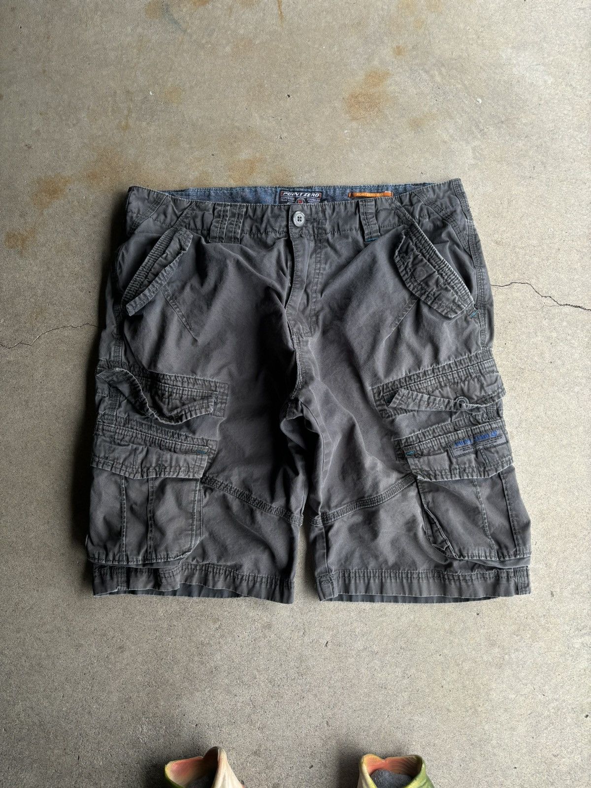 Point Zero × Vintage Crazy Vintage Point Zero Grey Cargo Shorts Cargo Shorts Size US 34 / EU 50 - 2 Thumbnail