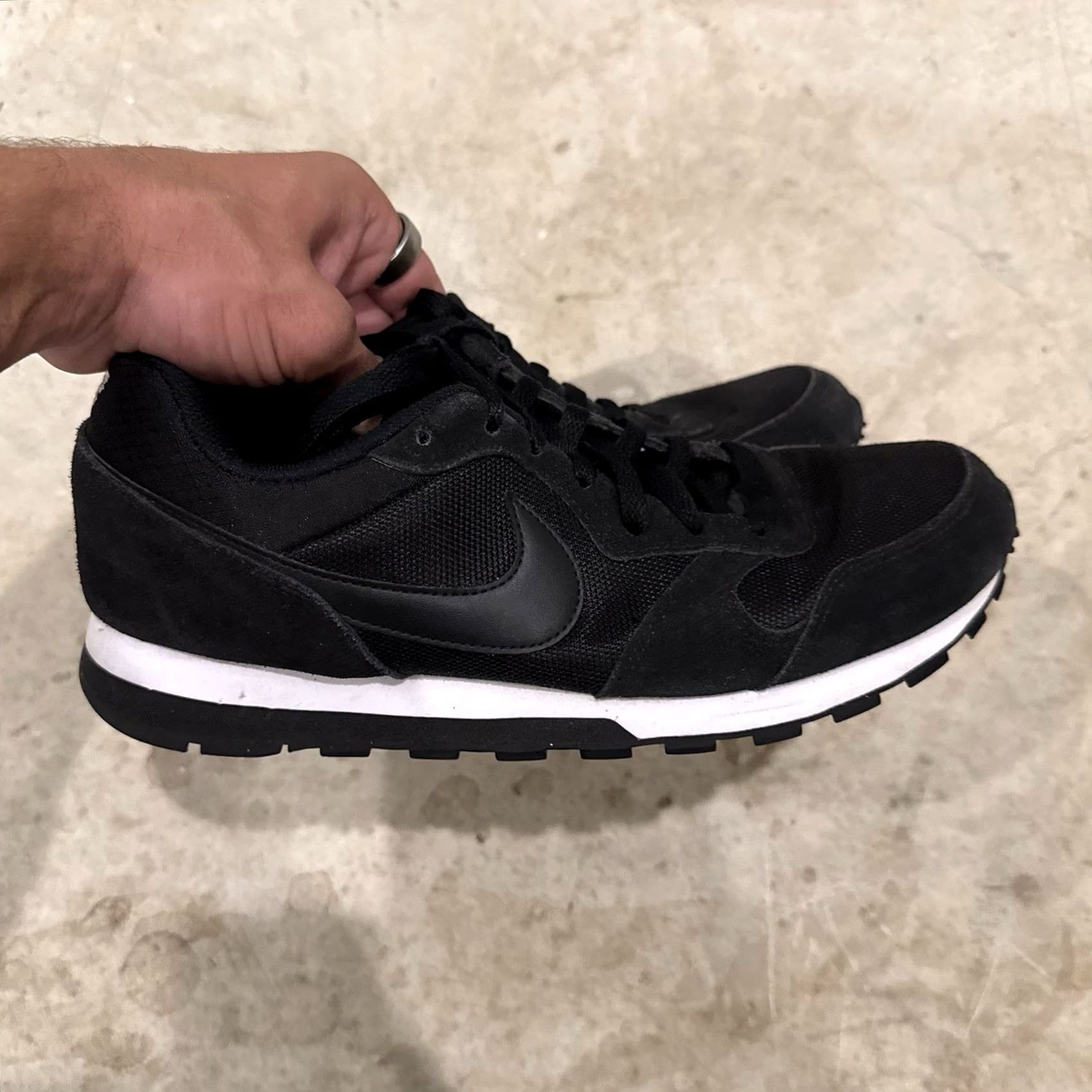 Nike Nike MD Runner 2 Womens Mid Trainer 9.5 Black Decade Sneakers Nike Trainer Sneaker Womens Menop? Size US 10 / IT 40 - 2 Thumbnail