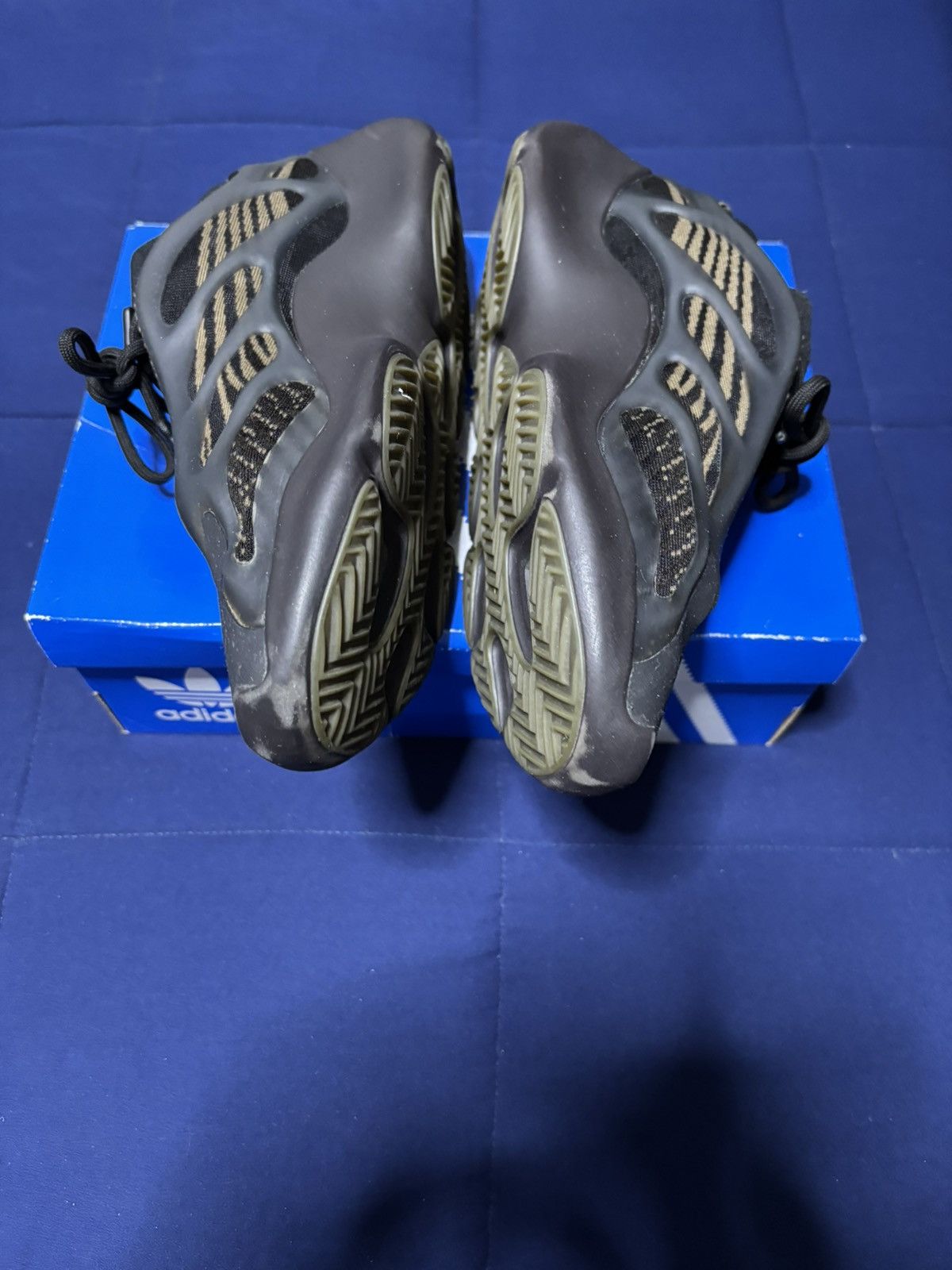 Adidas Adidas Yeezy 700 V3 Clay Brown 2020 Size 10 Size US 10 / EU 43 - 4 Thumbnail