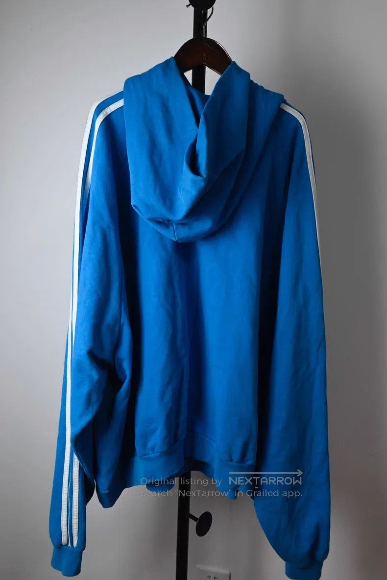 Balenciaga Balenciaga Limited edition light blue hooded sweatshirt Size US M / EU 48-50 / 2 - 2 Thumbnail