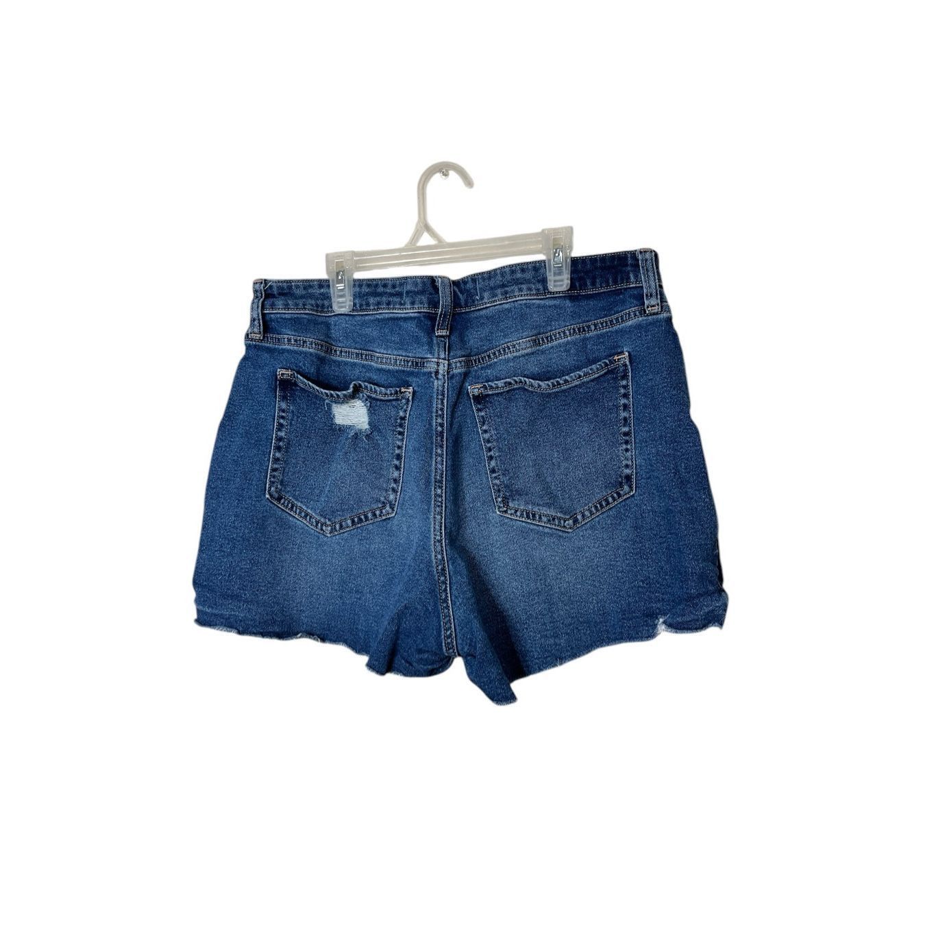 Hollister Hollister Curvy Ultra High Rise 3 inch Mom Shorts Size 31 Size 31" - 4 Thumbnail