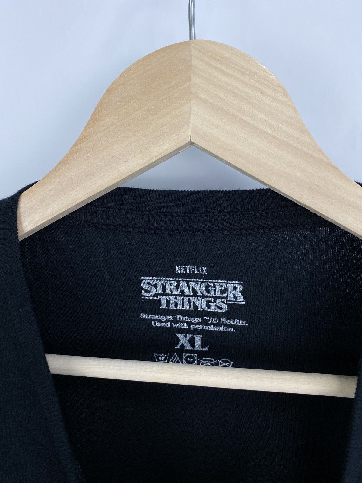Band Tees 🇺🇸 Y2K Stranger Thing Big Print Bootleg T-Shirt Rock Rare Size US XL / EU 56 / 4 - 5 Thumbnail
