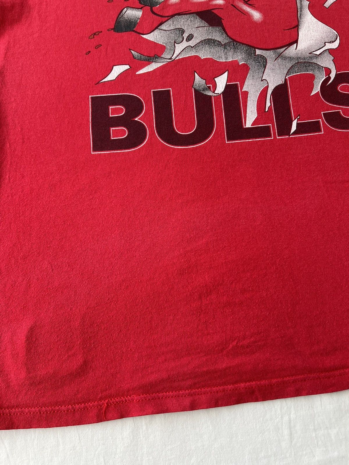 NBA Vintage 90s Chicago Bulls NBA Basketball Nutmeg Red T-shirt Size US XL / EU 56 / 4 - 20 Thumbnail