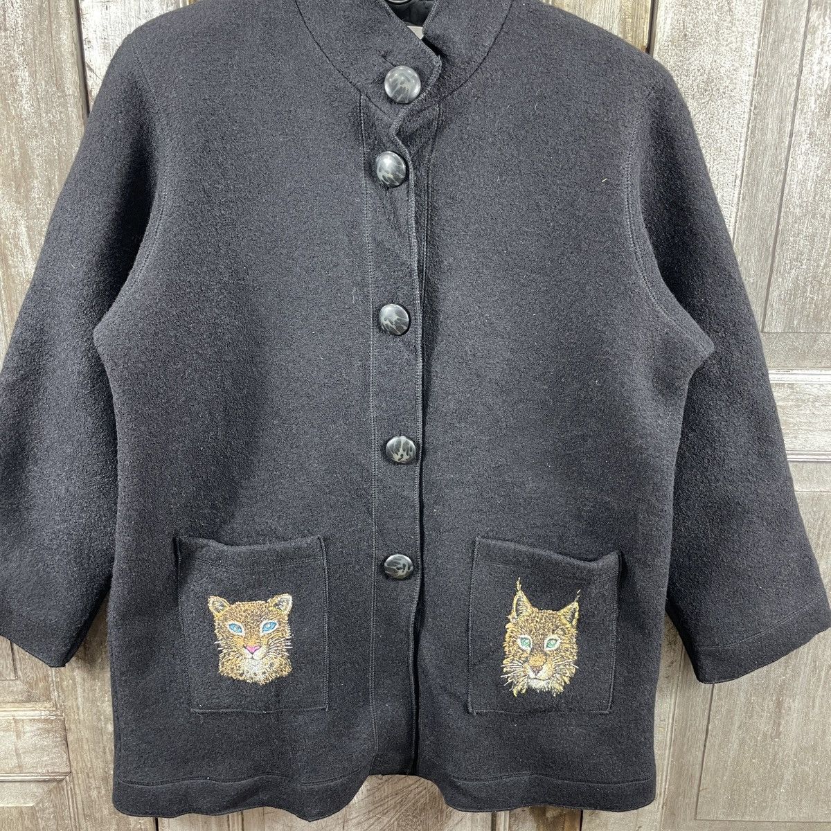 Japanese Brand × Vintage Vintage Vernal Tiger Printed Logo Wool Coat Size US M / EU 48-50 / 2 - 3 Thumbnail