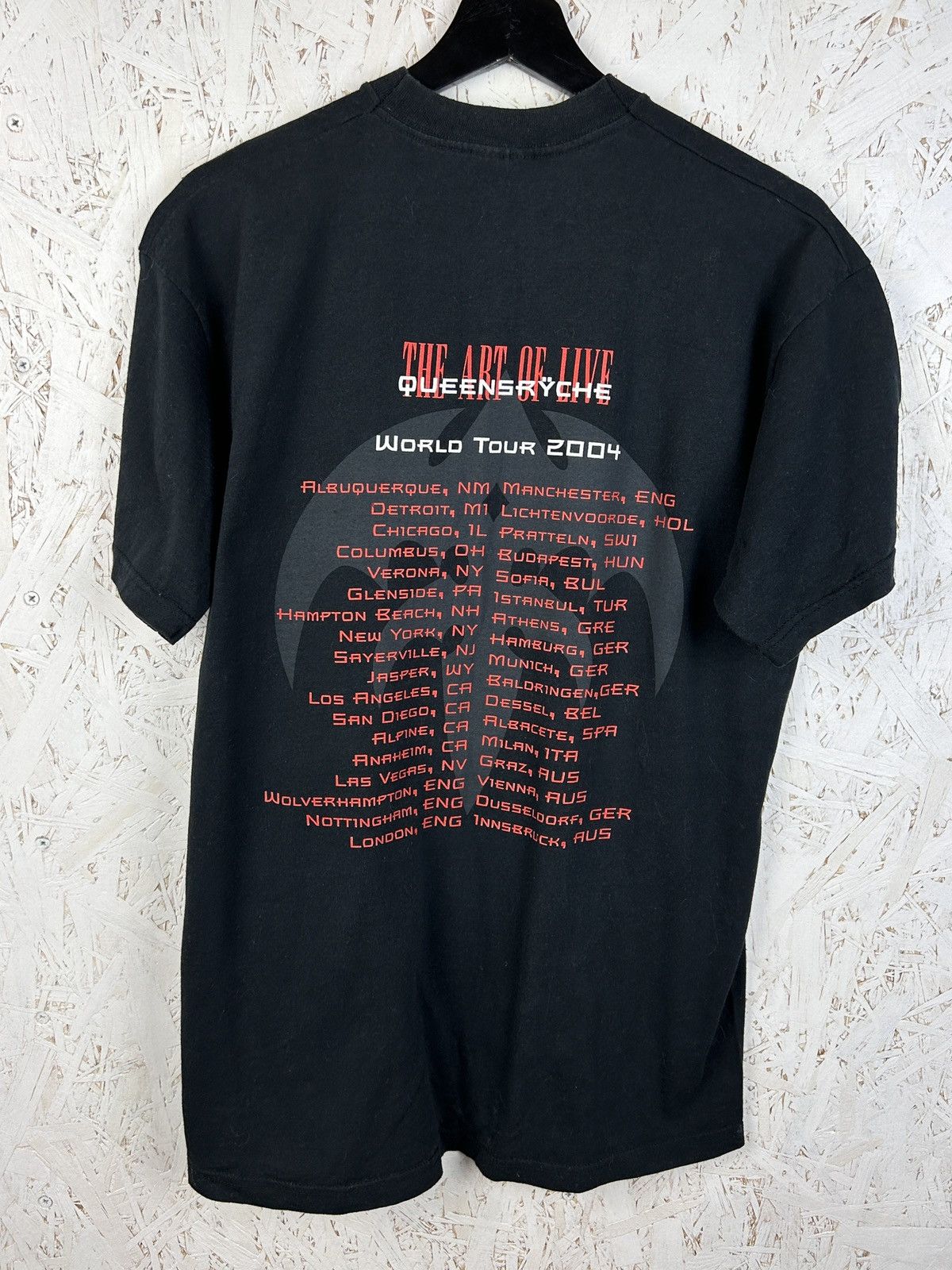 Band Tees 00s Vintage Queensryche 2004 Art Of Live World Tour T-Shirt Size US M / EU 48-50 / 2 - 4 Thumbnail