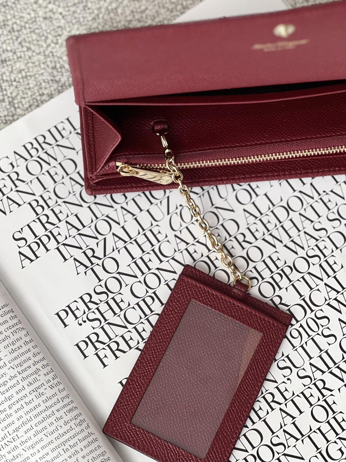 Salvatore Ferragamo o1s1rm0924 Size: OS / Long Leather Wallet in Red Size ONE SIZE - 6 Thumbnail