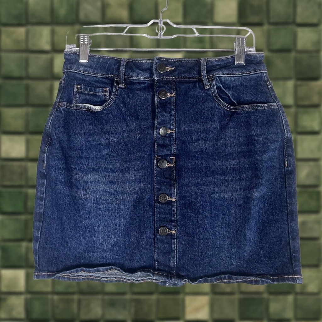 Old Navy Old Navy High Rise Jean Skirt Womens Size 4 A-Line Button Medium Wash Blue Denim Size 27" / US 4 / IT 40 - 1 Thumbnail