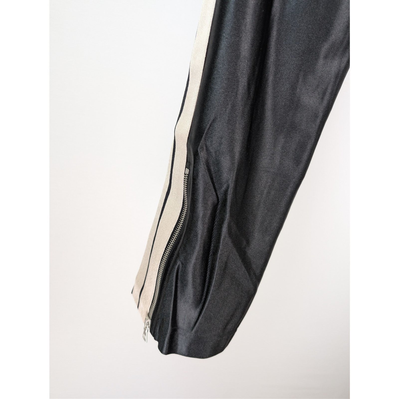Moncler × Palm Angels o1rshd1 Shiny Track Pants in Black Size US 32 / EU 48 - 15 Thumbnail