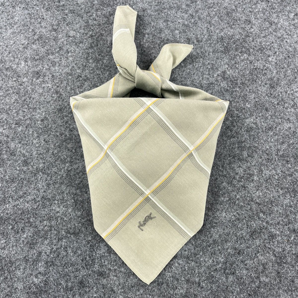 Vintage Yves Saint Laurent Handkerchief / Bandana / Neckerchief B009 Size ONE SIZE - 2 Thumbnail