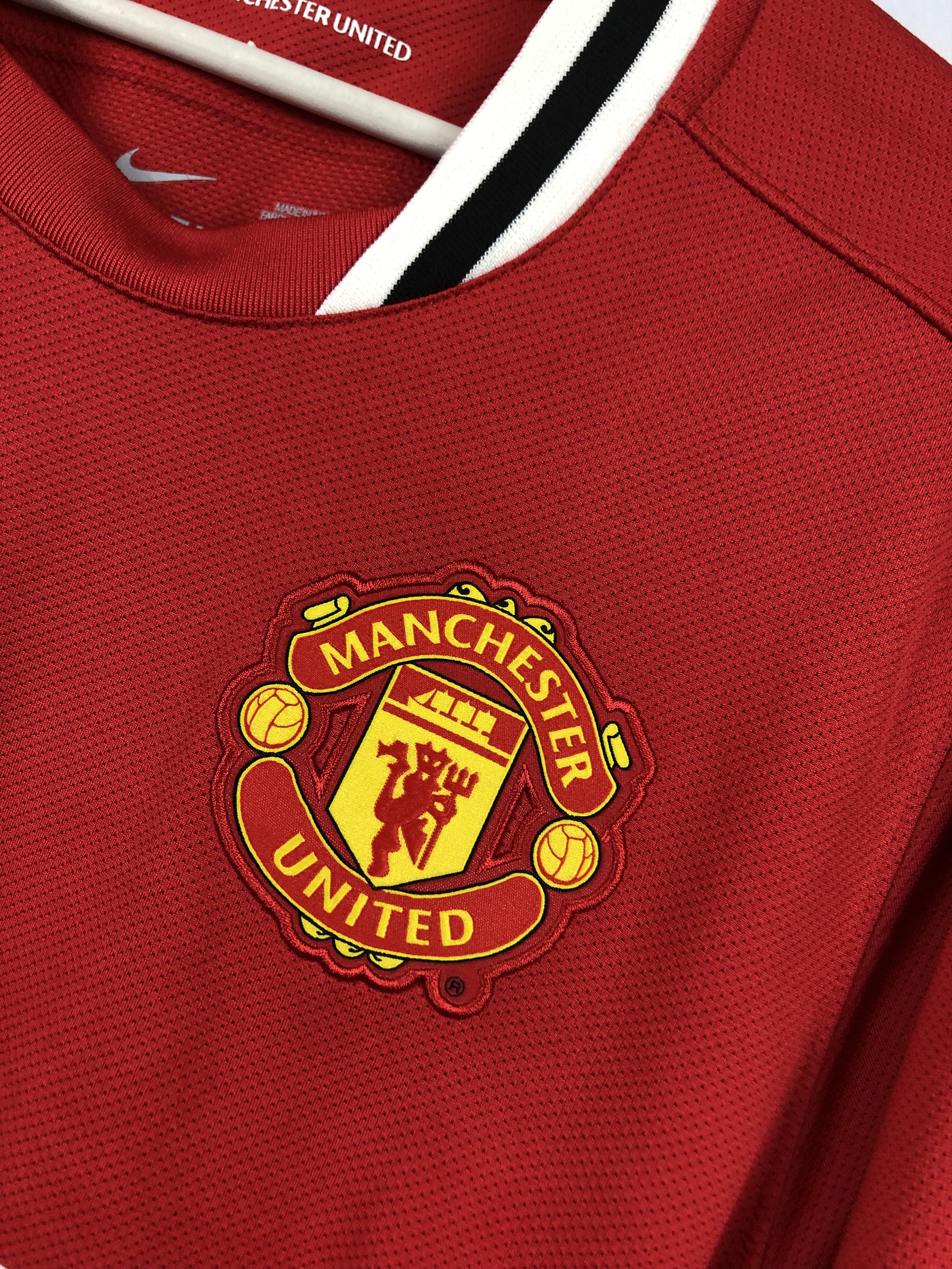 Nike Manchester United football shirt 2011 Long Sleeve Jersey Size US M / EU 48-50 / 2 - 5 Thumbnail