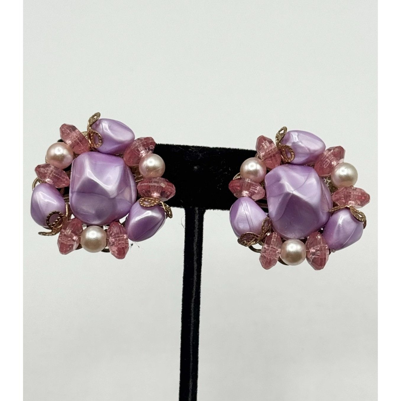 Other Vintage purple beaded pink cluster clip on earrings Size ONE SIZE - 1 Thumbnail