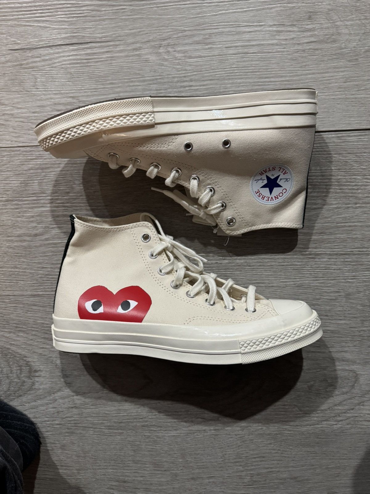 CDG Play Heart White Converse
