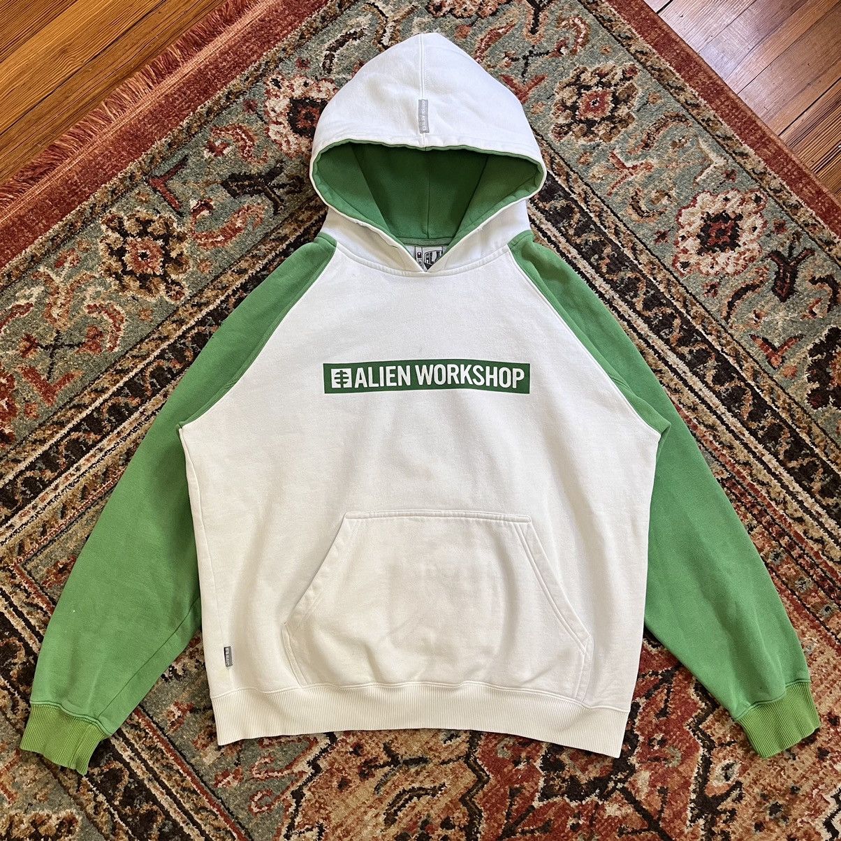 Alien Workshop Vintage Alien Workshop Skate XL Hoodie Sweatshirt Size US XL / EU 56 / 4 - 1 Thumbnail