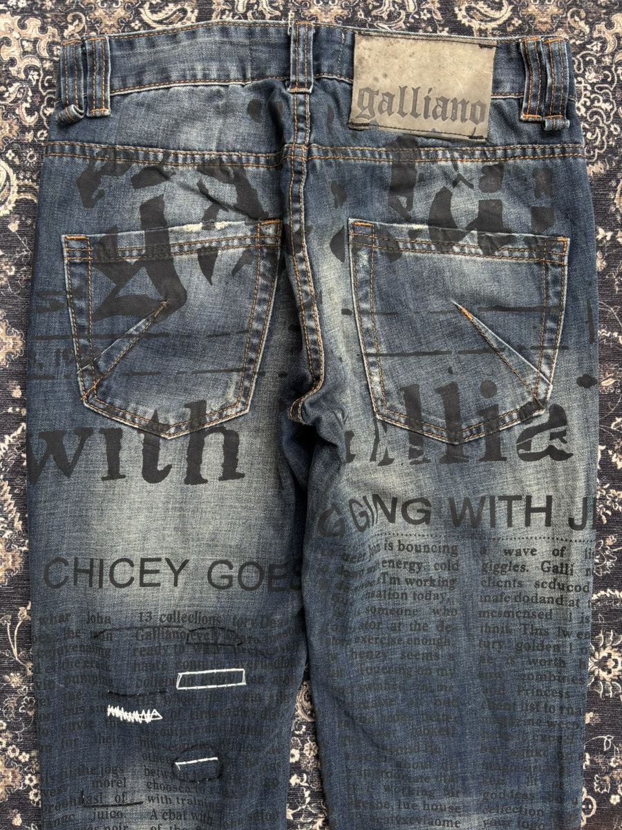 John Galliano John Galliano Newspaper Art Print Denim Pants Size US 30 / EU 46 - 11 Thumbnail