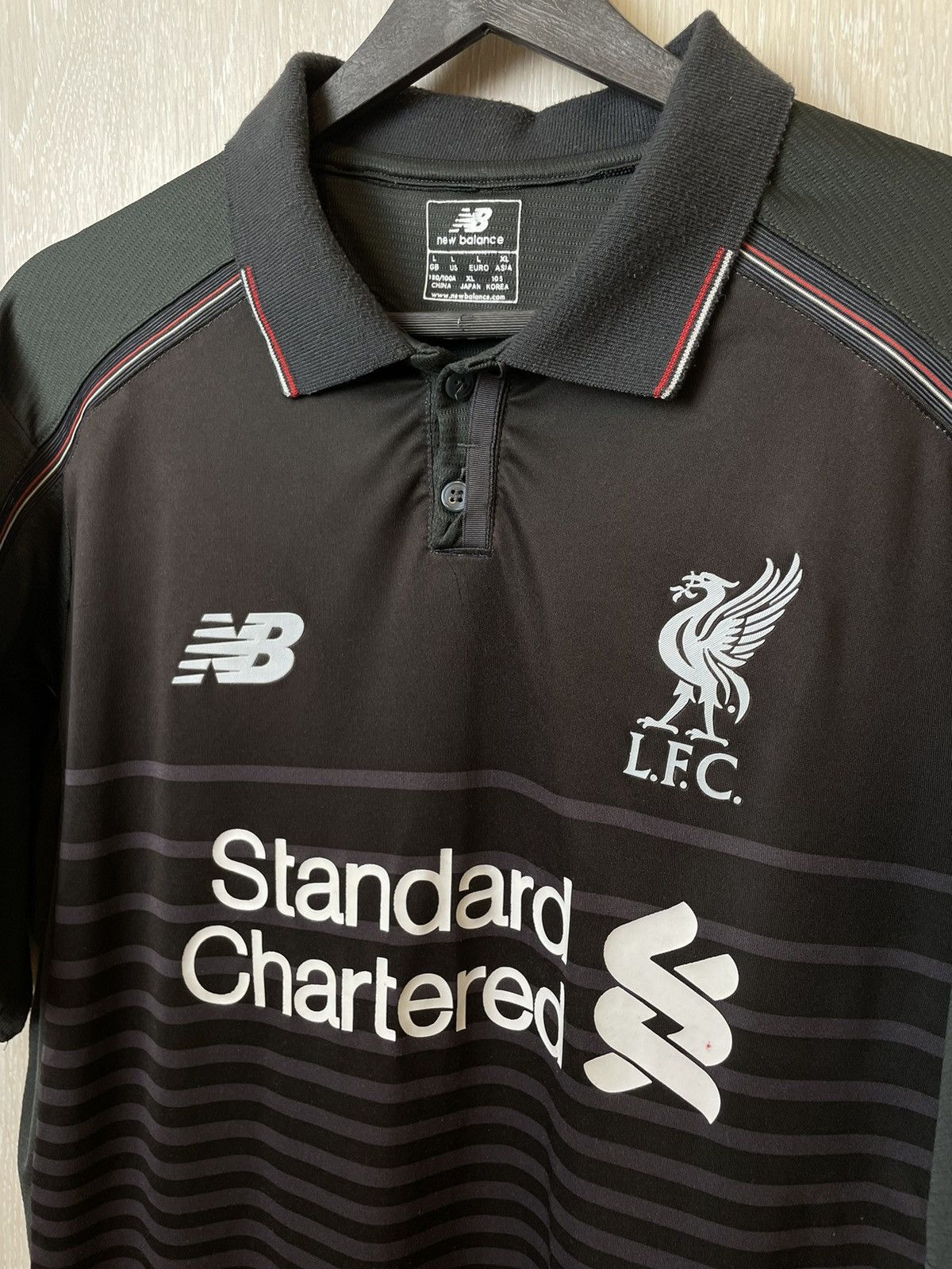 New Balance 2015 2016 Liverpool Benteke New Balance Home Soccer Jersey Size US L / EU 52-54 / 3 - 2 Thumbnail