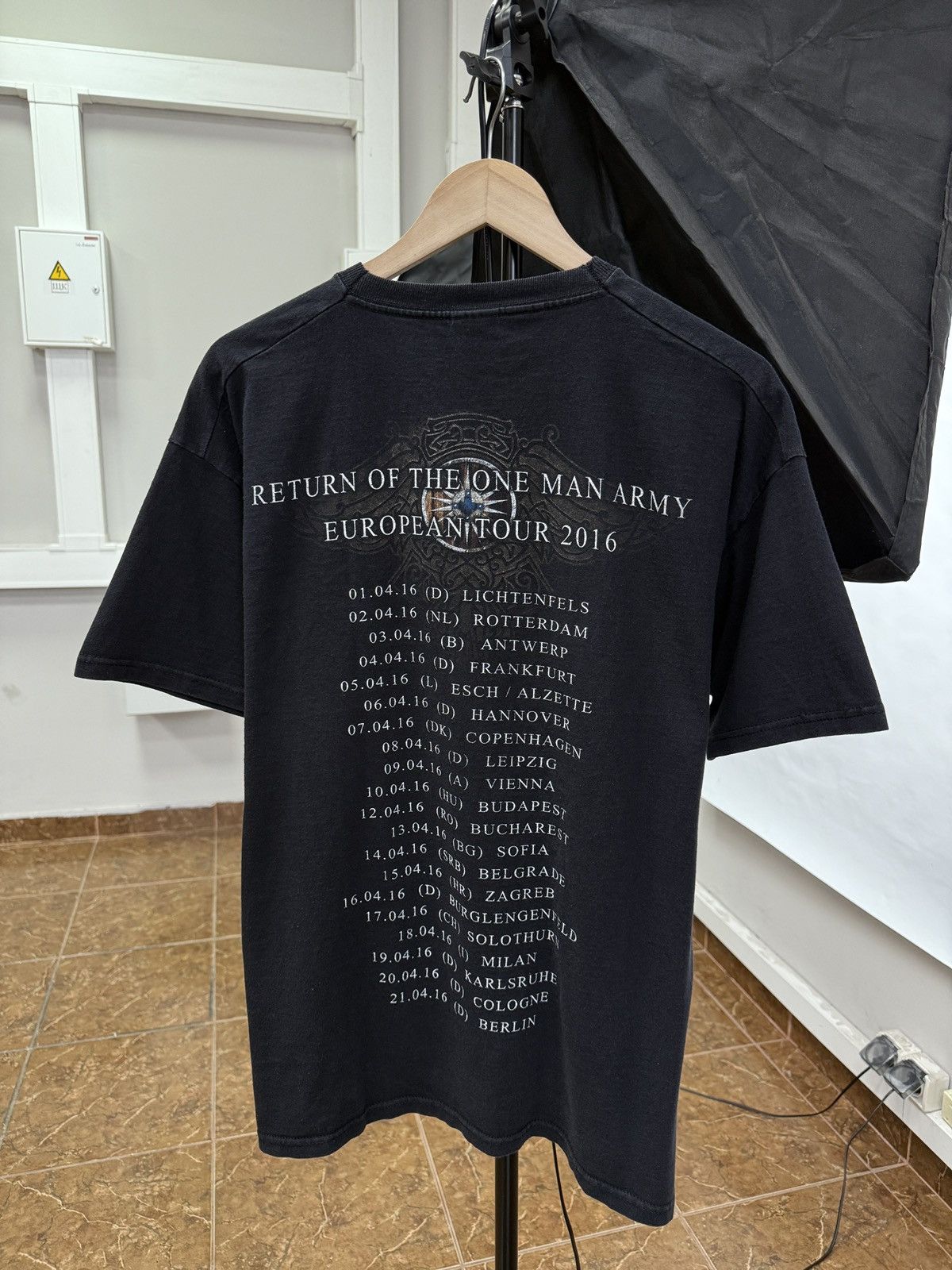 Band Tees 🇫🇮 Vtg Ensiferum One Man Army Folk Metal Band T-shirt Finland Size US XL / EU 56 / 4 - 2 Thumbnail