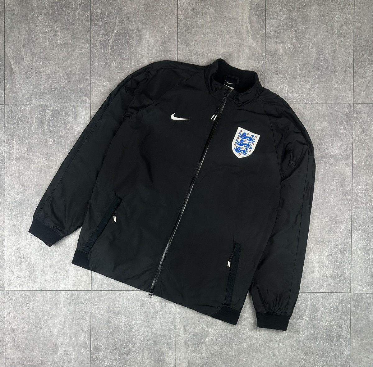 Nike Nike England National Team 2014/15 Soccer Football Jacket Size US XL / EU 56 / 4 - 1 Thumbnail