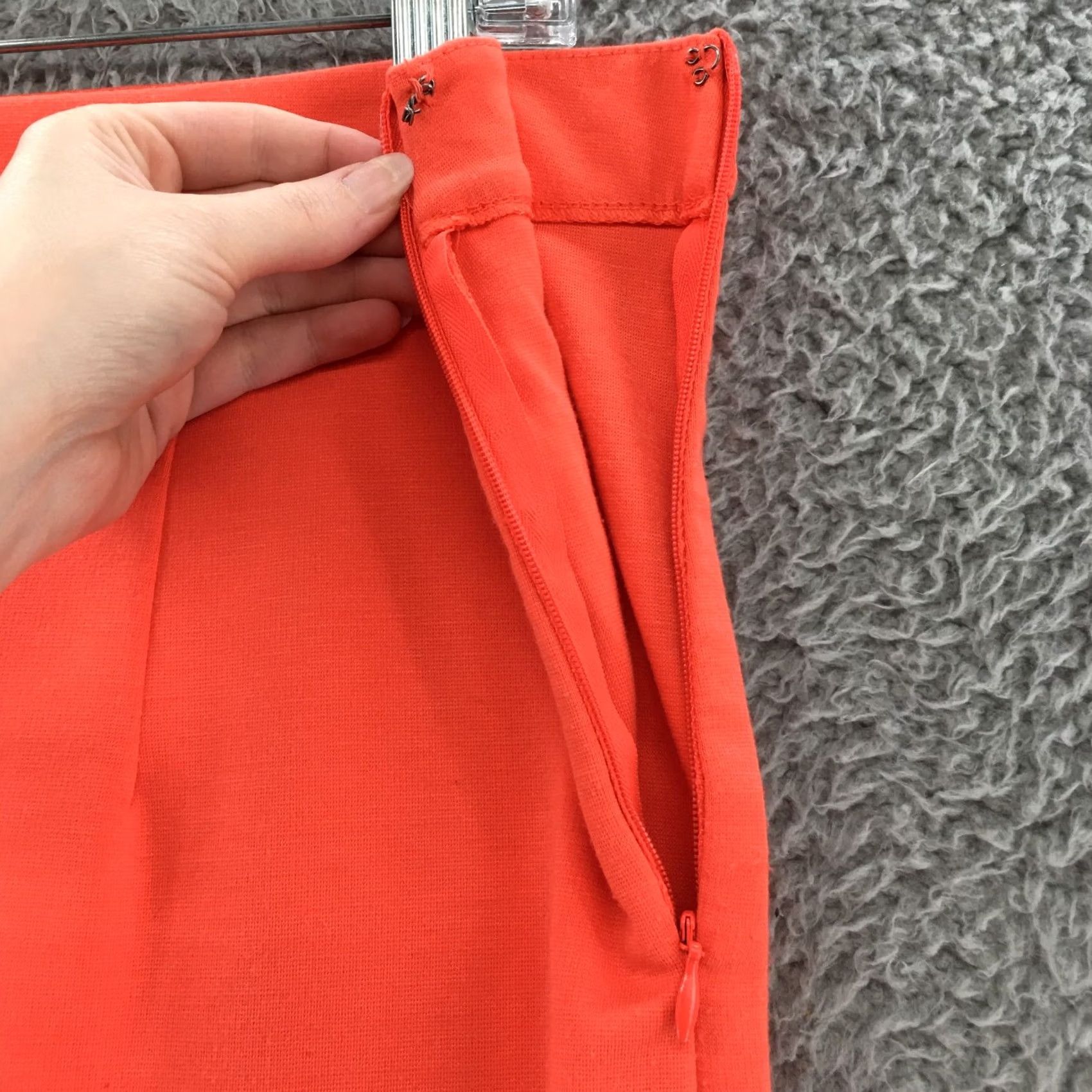 Banana Republic Banana Republic Straight & Pencil Skirt Women Orange Casual Knee Length 32 14 Regular Zip Lined Stretch (Vintage: No) Womens Size 24" / US 00 / IT 34 - 4 Thumbnail
