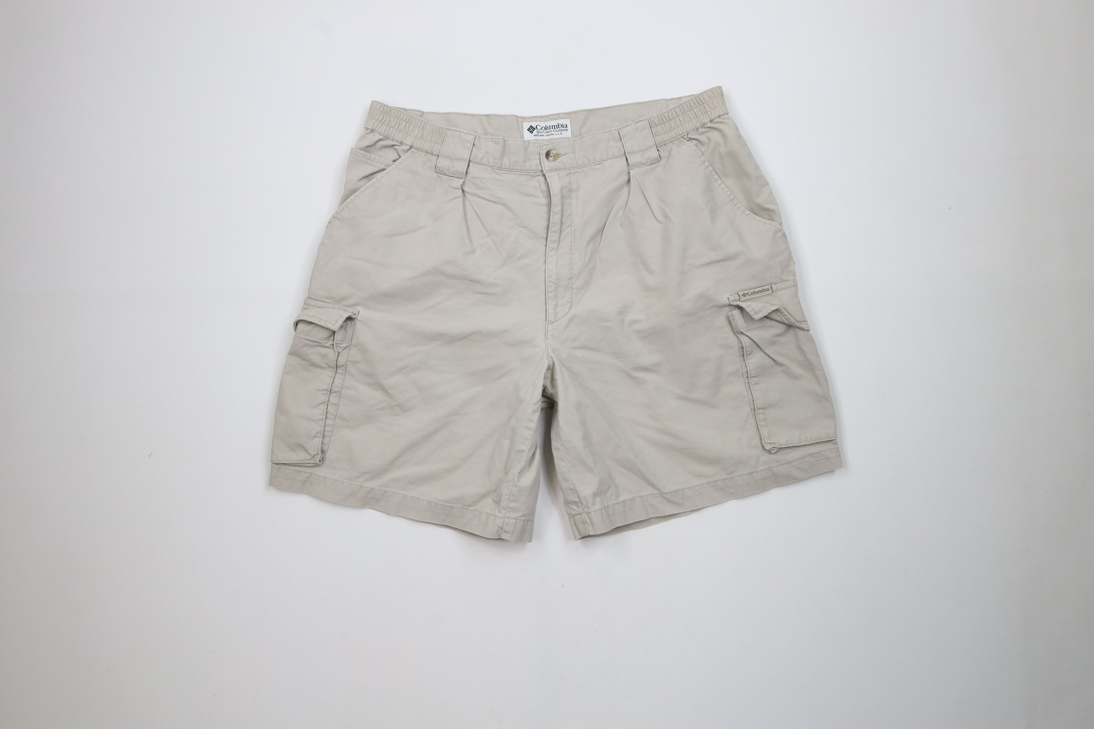 Columbia Vintage Columbia Above Knee Trekking Cargo Shorts Beige Size US 36 / EU 52 - 1 Thumbnail