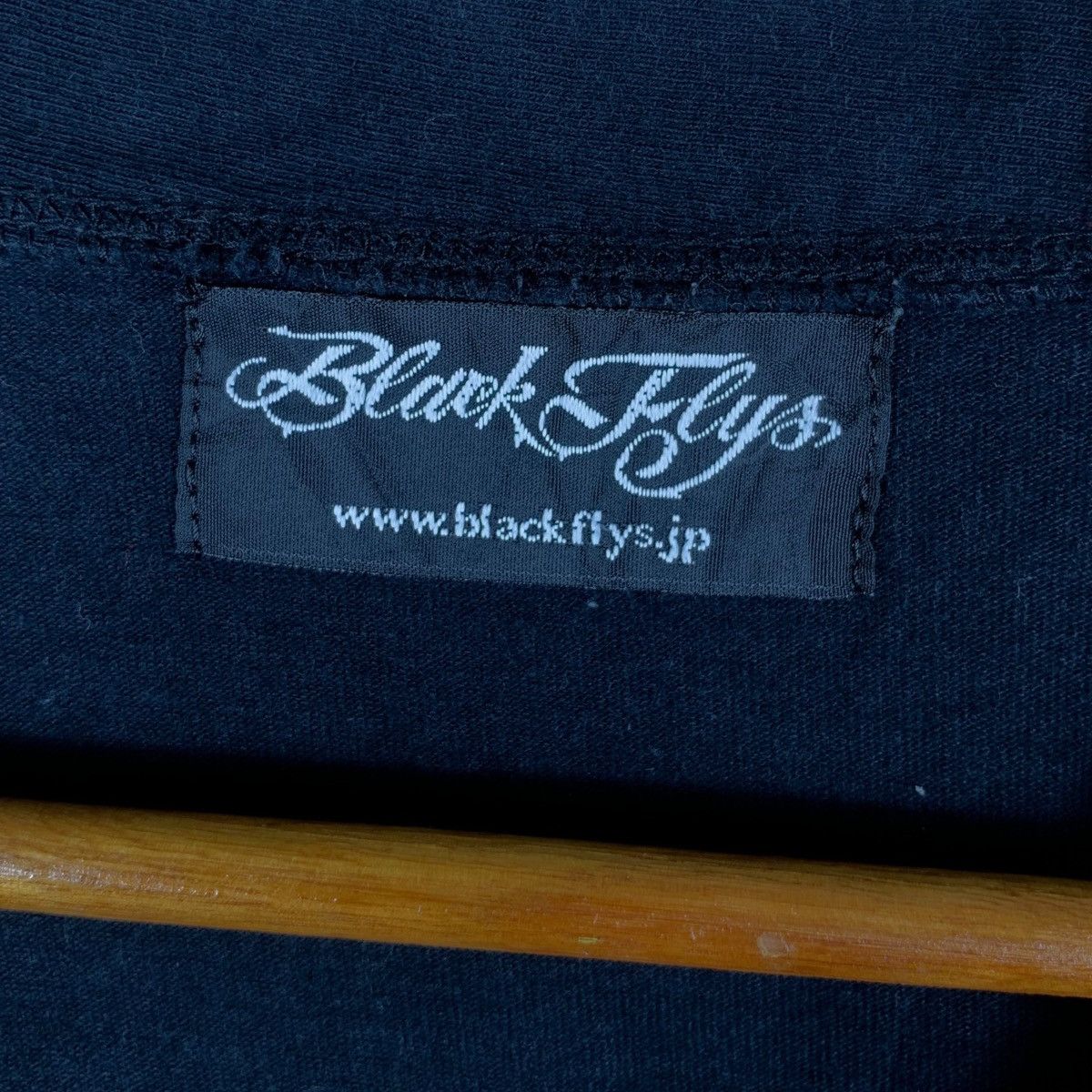 Vintage Vintage BLACK FLYS SKATEBOARD Japan Issue Tee Shirt Top Size S / US 4 / IT 40 - 6 Thumbnail