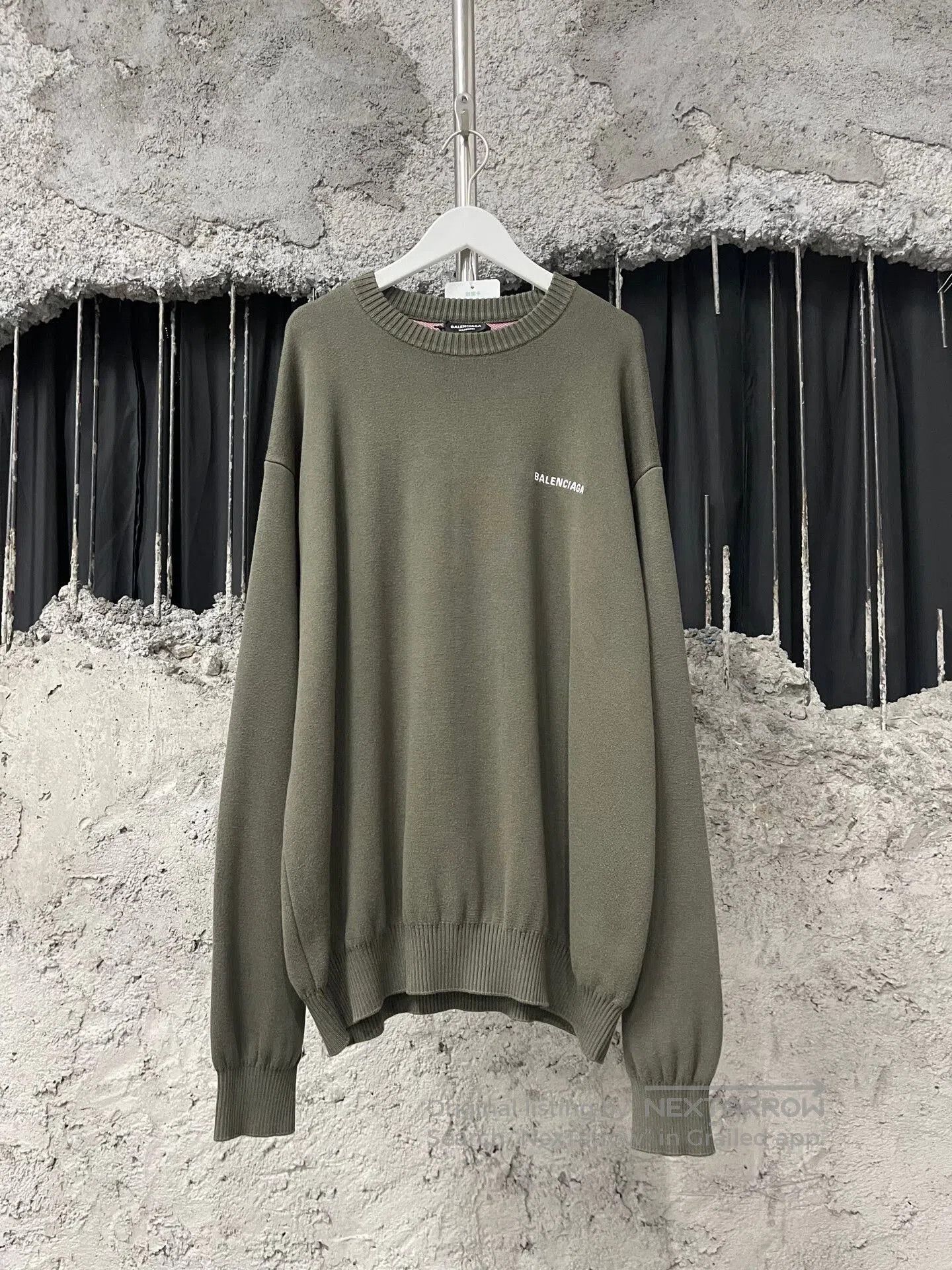 Balenciaga balenciaga oversized sweater in olive green. Size US M / EU 48-50 / 2 - 1 Thumbnail