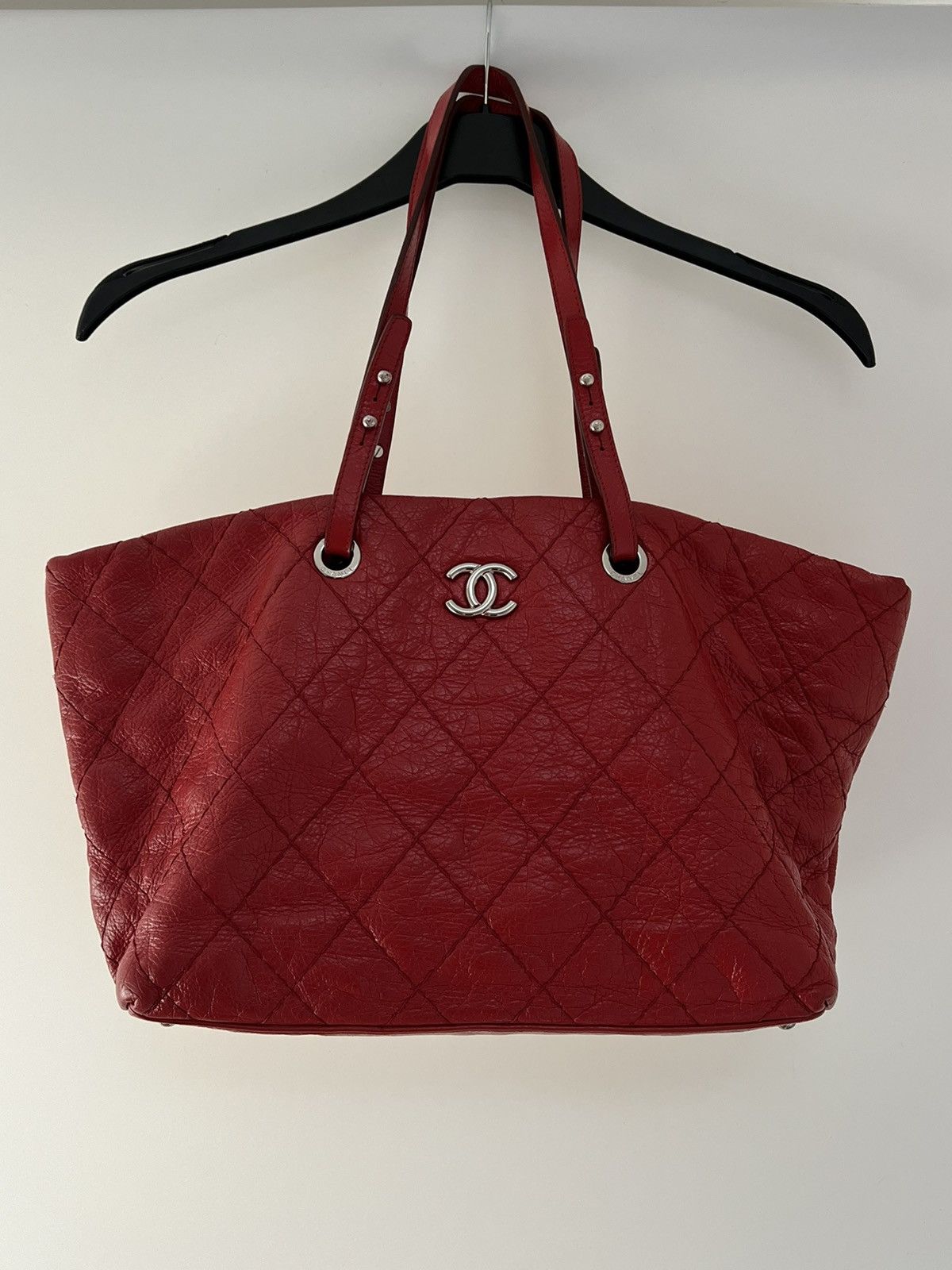 Chanel Chanel On The Road Tote Red Calfskin Leather Bag Size ONE SIZE - 3 Thumbnail