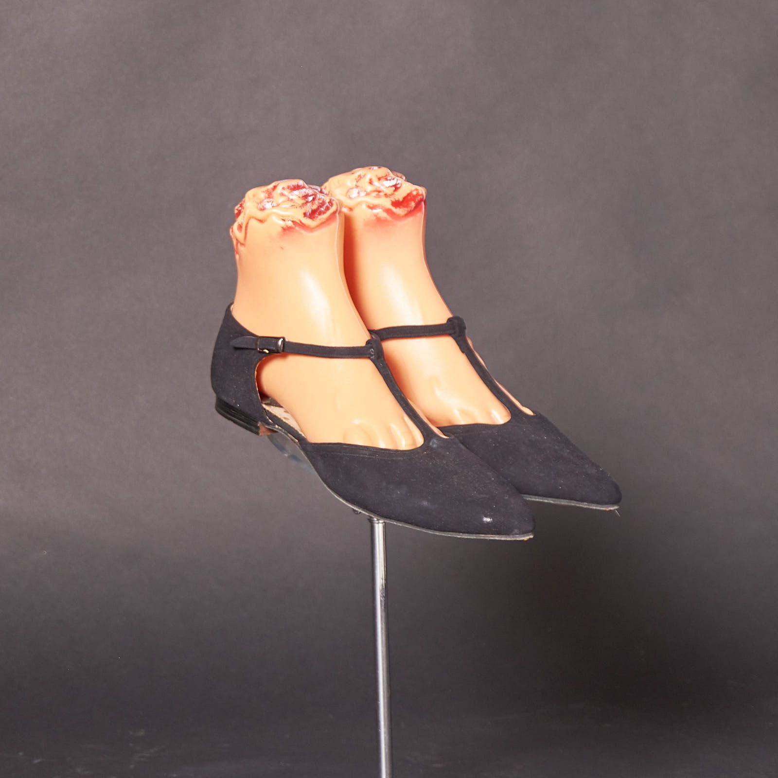 Vintage 1960s T Strap Black Pointy Flats Shoes Size US 8 / IT 38 - 1 Thumbnail