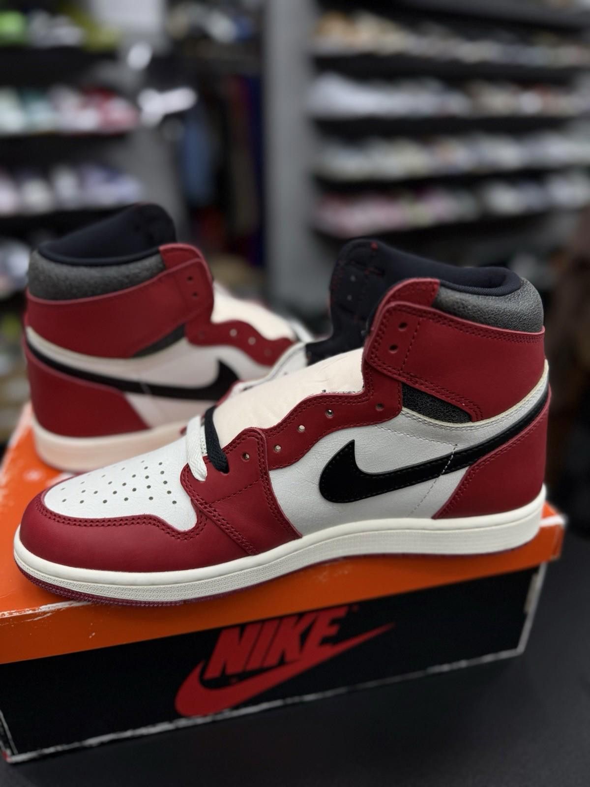 Jordan Brand Size 10.5 - Jordan 1 Retro High OG Chicago Lost & Found NEW Size US 10.5 / EU 43-44 - 4 Thumbnail