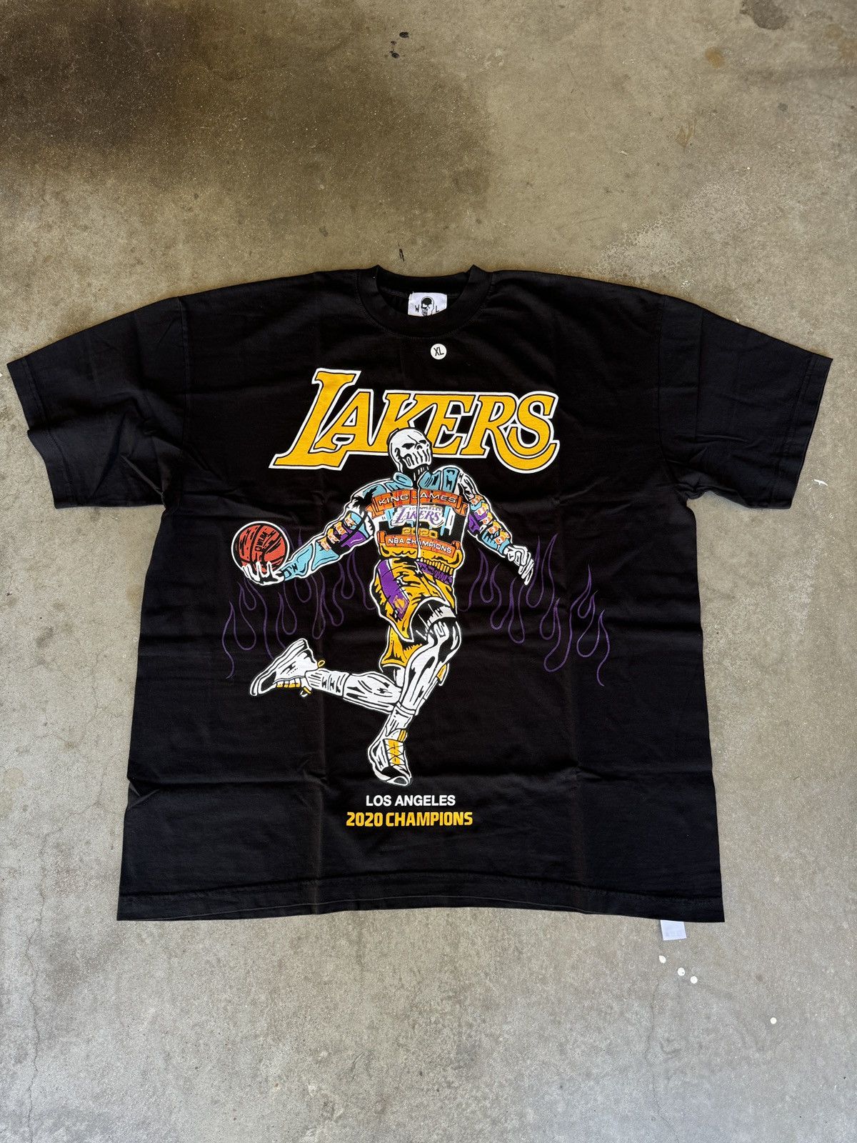ミュージシャン WARREN LOTAS KING JAMES CHAMP TEE L Warren Lotas King James Champ Tee Lakers