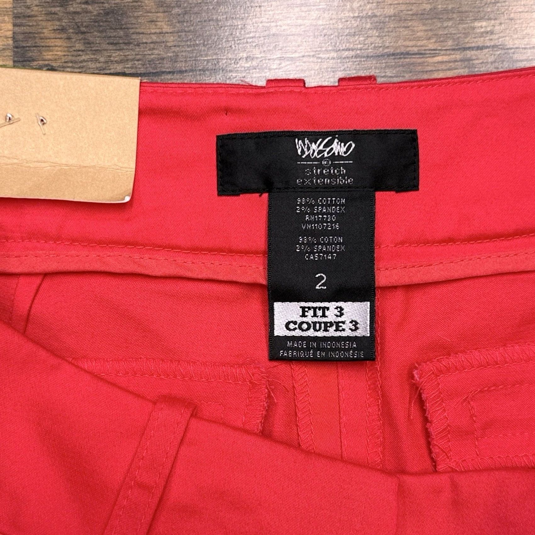 Mossimo Mossimo Bermuda Shorts Womens 2 Red Mid Rise Stretch Casual Travel Knit Cotton Spandex Logo Zip Pocket 10.5 Inseam Regular Modern Vintage No N/A Size 26" / US 2 / IT 38 - 3 Thumbnail