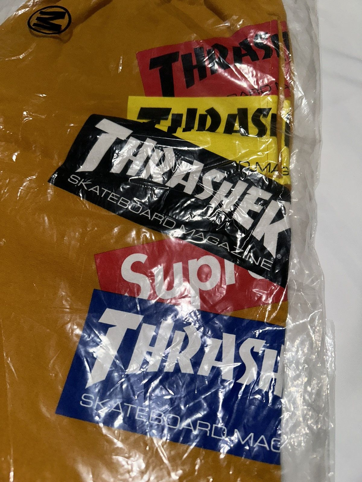 Supreme × Thrasher Supreme Thrasher Multi Logo Sweatshort Gold Size US 32 / EU 48 - 2 Thumbnail