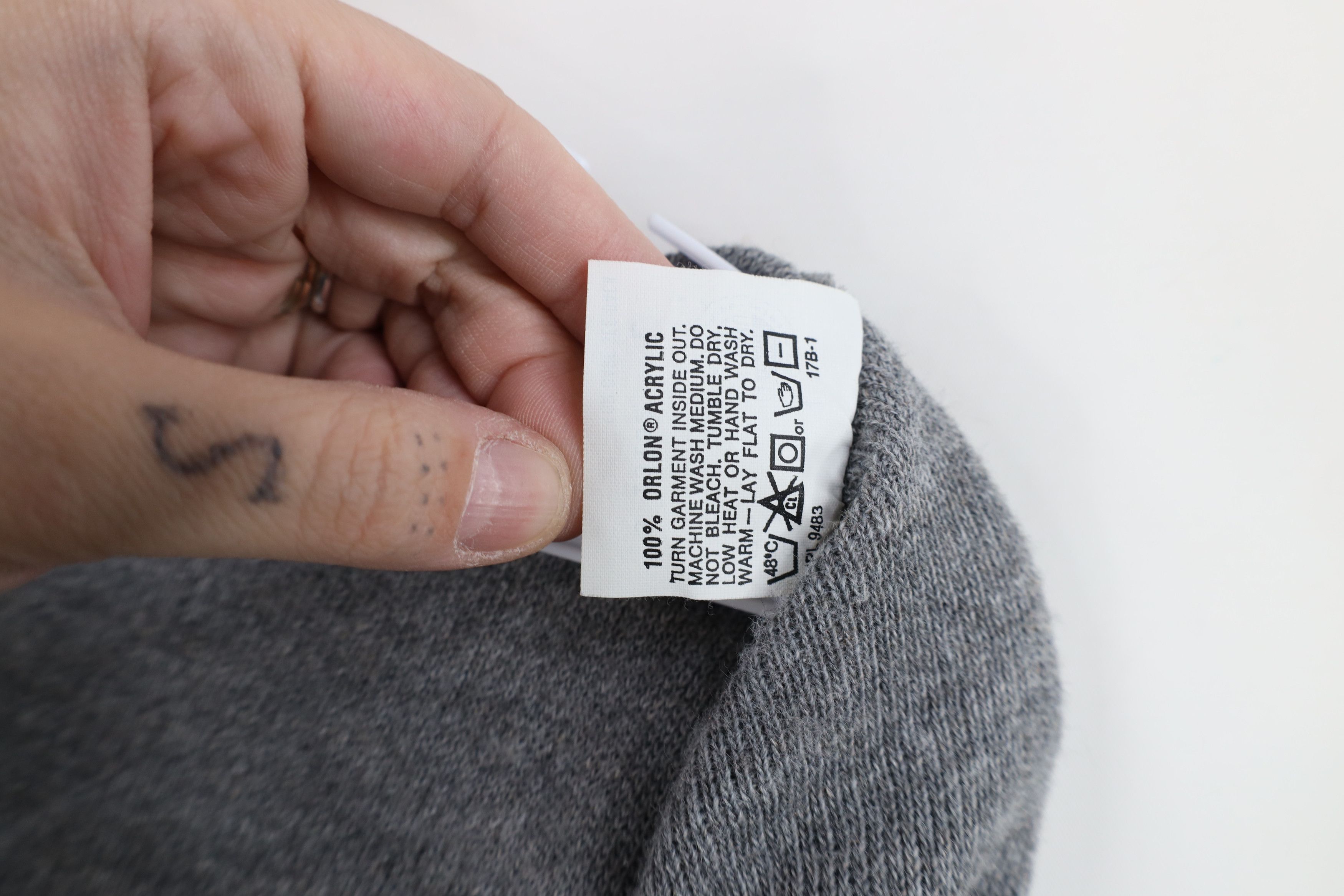 Vintage Vintage 70s Streetwear Knit V-Neck Sweater Heather Gray USA Size US L / EU 52-54 / 3 - 9 Thumbnail