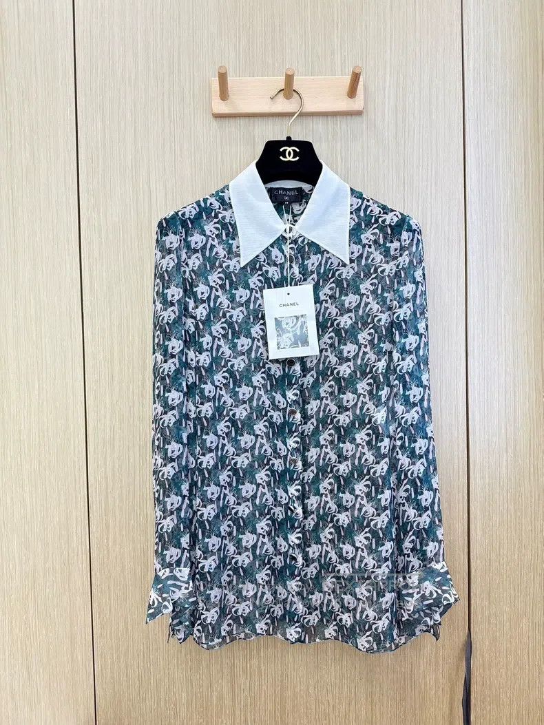 Chanel Chanel 23A hibiscus pattern mulberry silk long-sleeved shi Size XS / US 0-2 / IT 36-38 - 1 Thumbnail