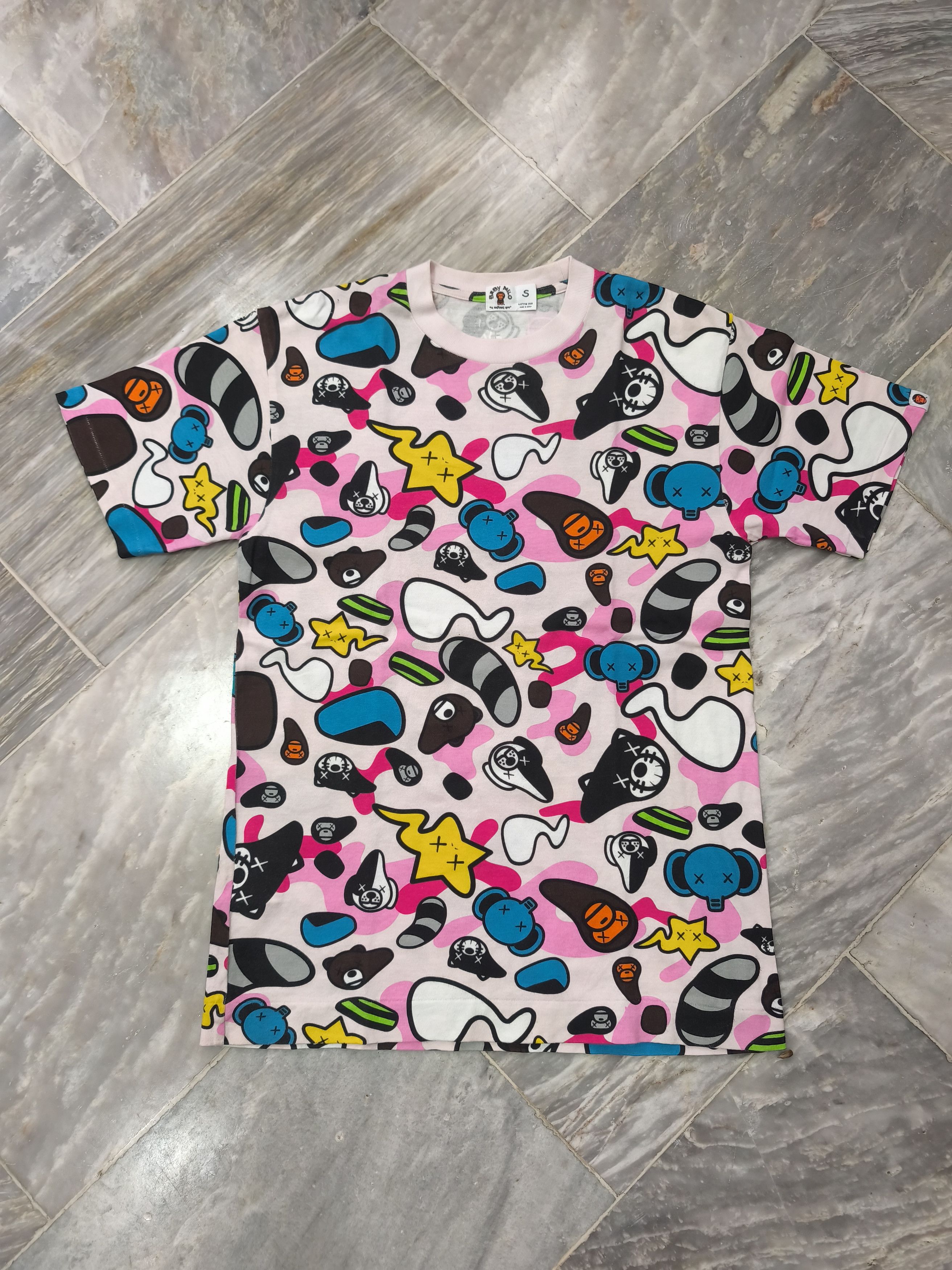 Bape × Kaws RARE OG BAPE BABY MILO x KAWS SAFARI TEE Size US S / EU 44-46 / 1 - 1 Thumbnail