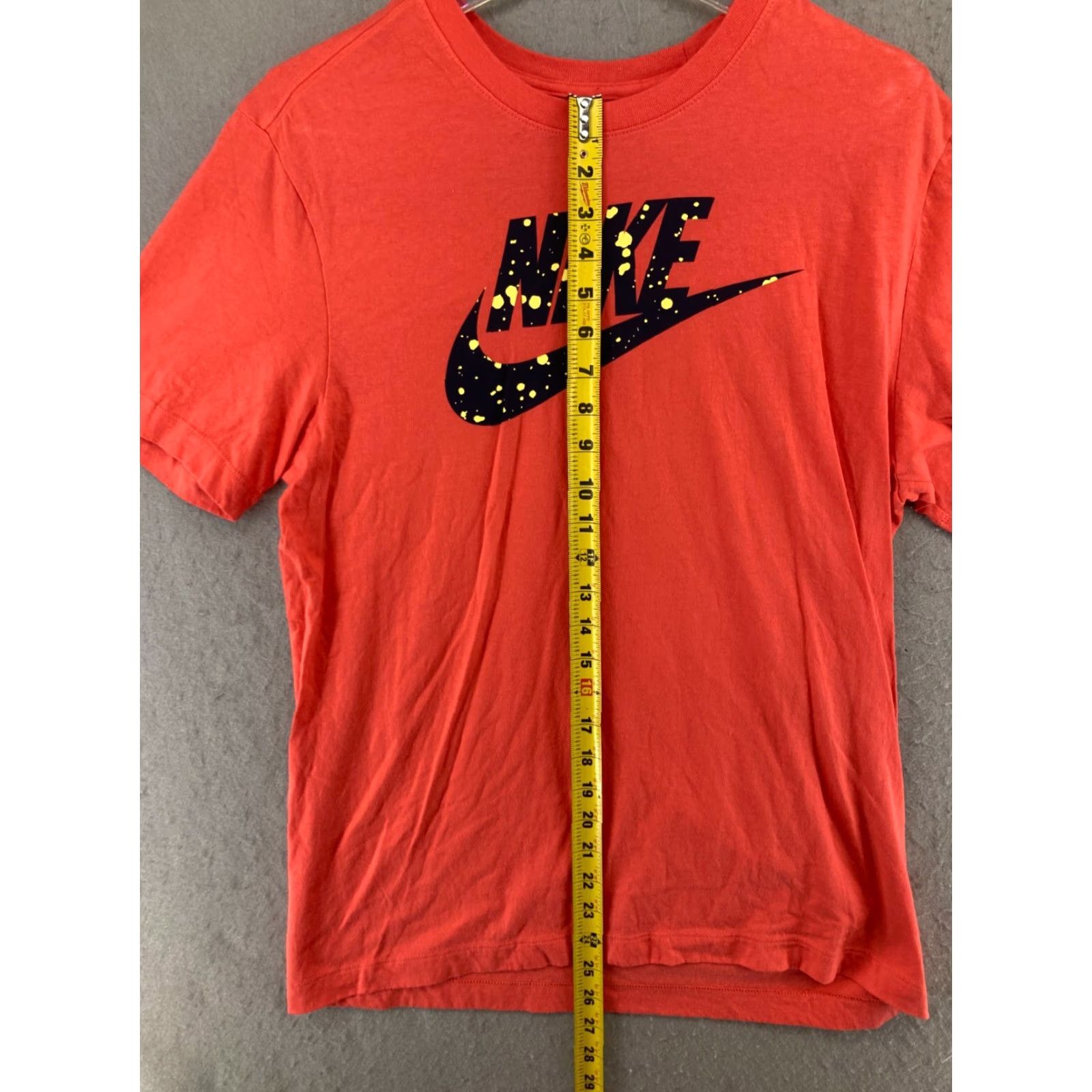 Nike Nike Men's Athletic T-Shirt Medium Red Swoosh Classic Sports Size US M / EU 48-50 / 2 - 3 Thumbnail