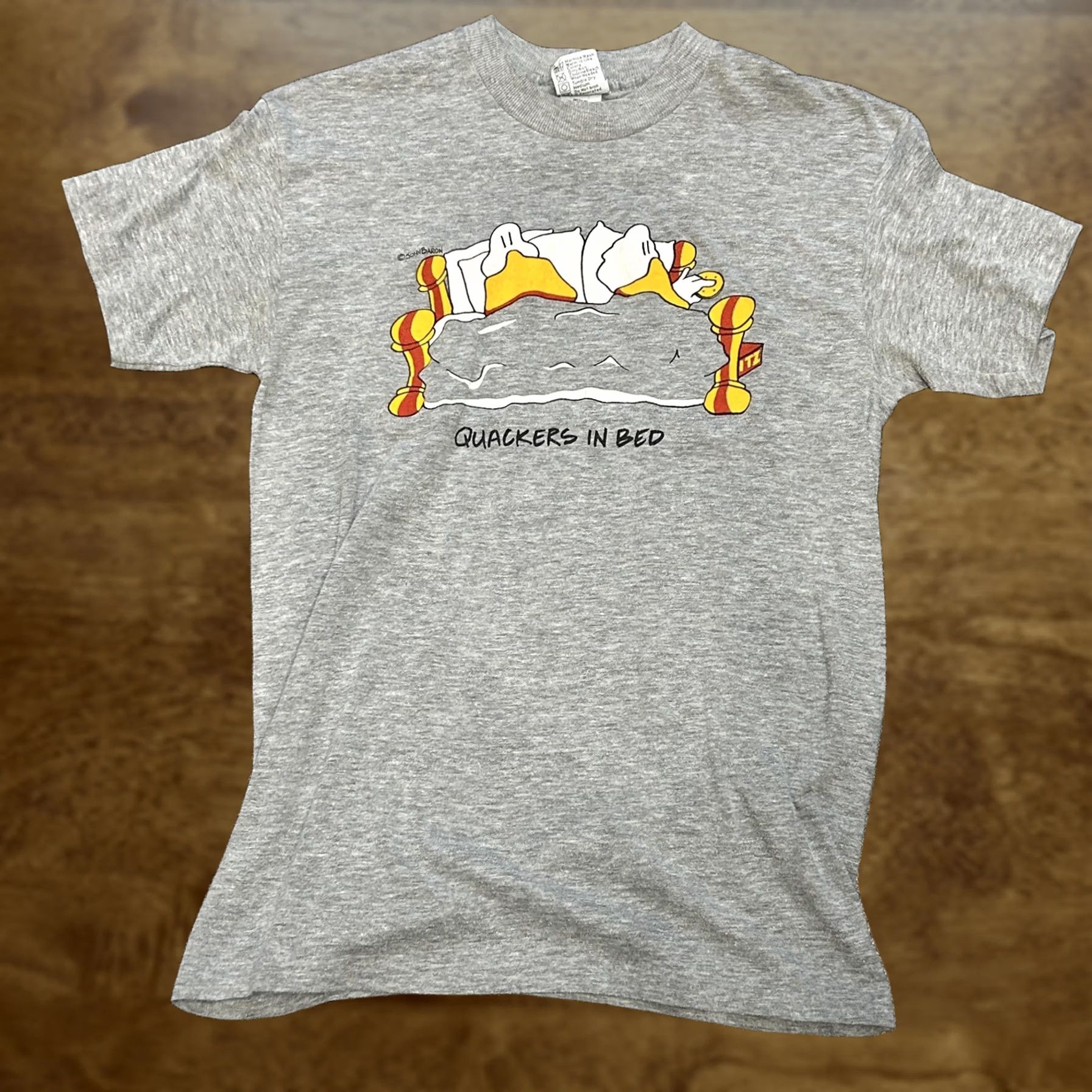 Vintage VINTAGE Quackers In Bed Shirt Mens Medium Gray Duck Graphic Cartoon 90s Size US M / EU 48-50 / 2 - 1 Thumbnail