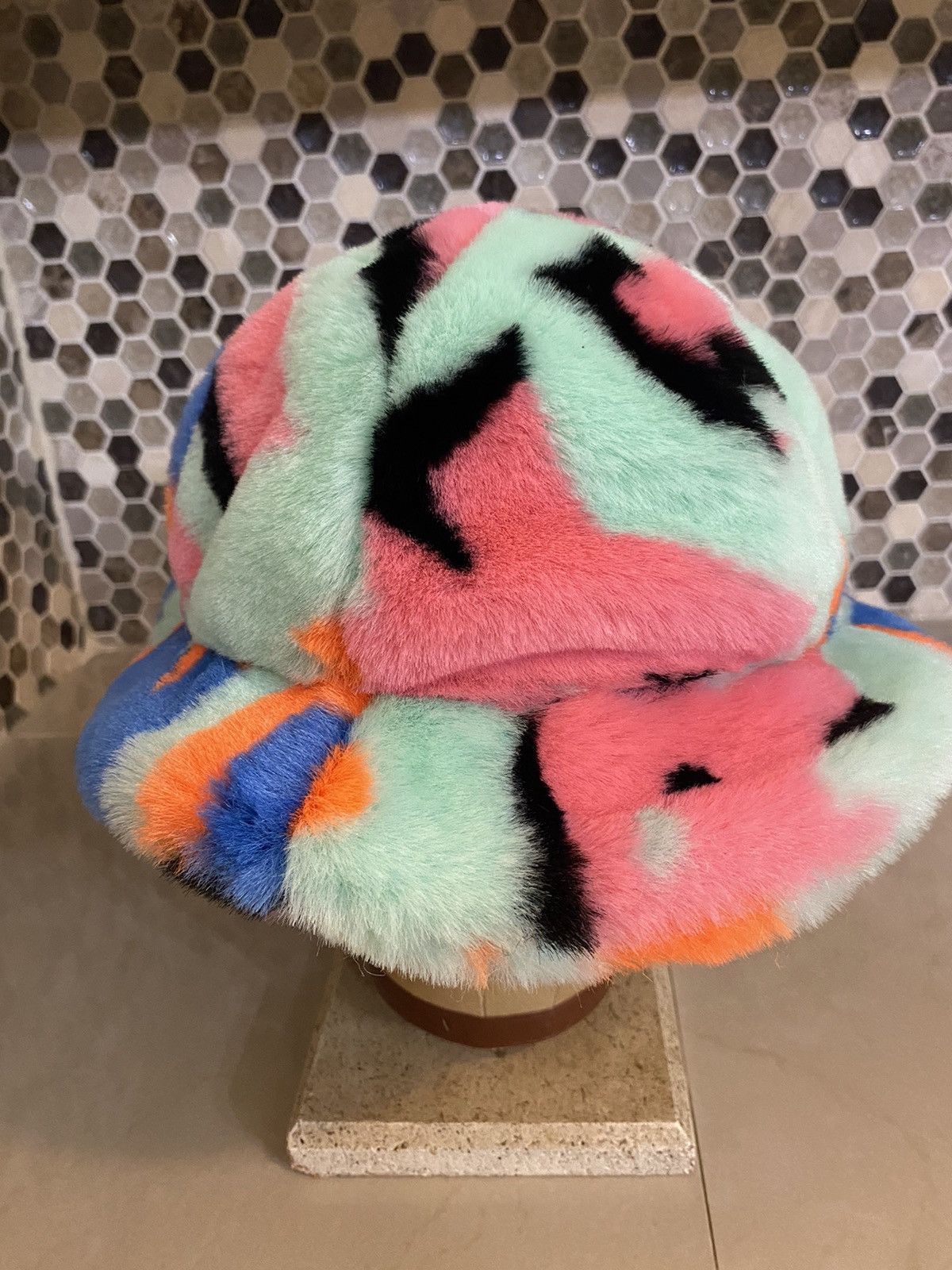 Other Kirin Peggy Gou All-over Logo Faux Fur Bucket Hat Size ONE SIZE - 3 Thumbnail