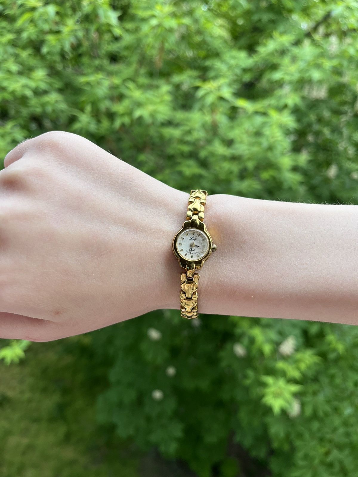 Jewelry Vintage Luch Women’s USSR Watch with Gold Bracelet Size ONE SIZE - 15 Thumbnail