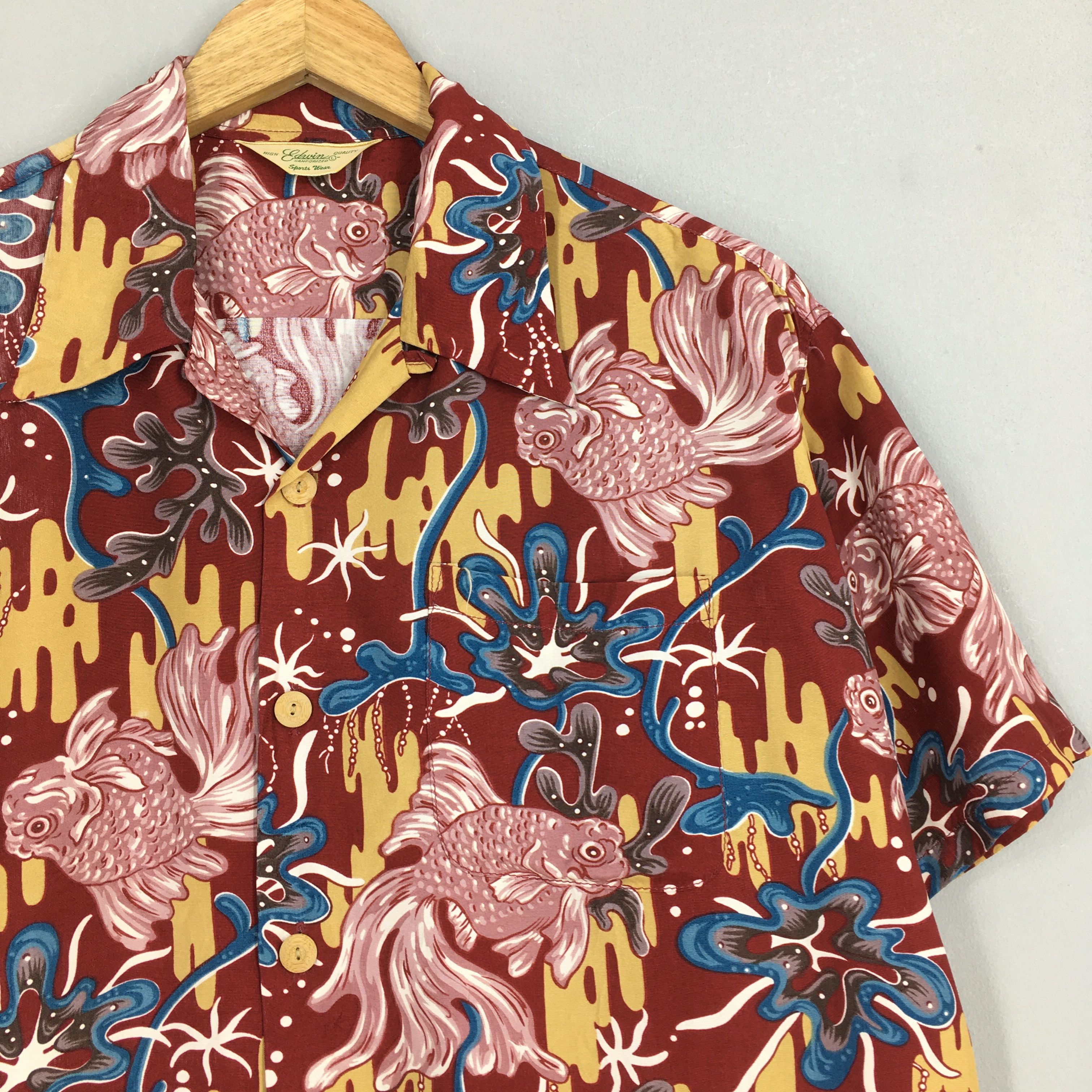 Edwin Vintage Edwin Hawaiian Gold Fish Japanese Rayon Shirt Large Size US L / EU 52-54 / 3 - 2 Thumbnail