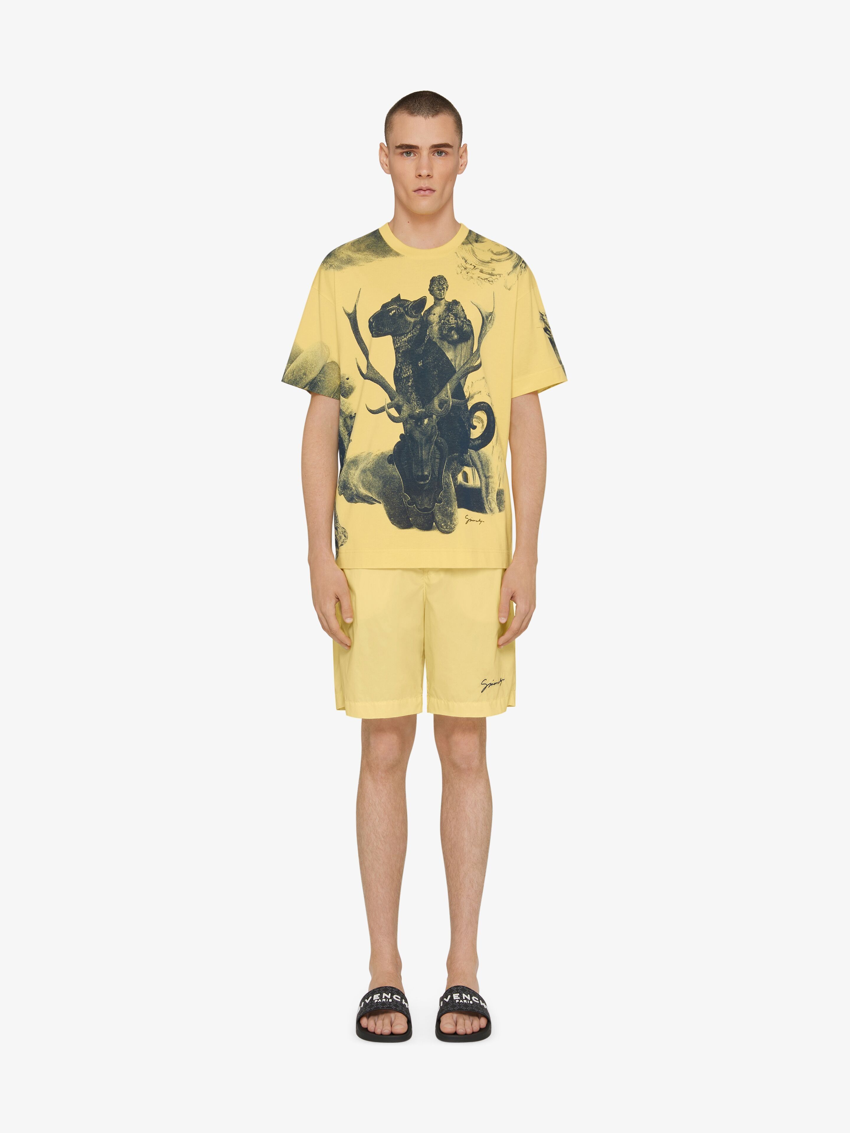 Givenchy oc11z0725 T-Shirt in Banana Size US XS / EU 42 / 0 - 2 Thumbnail