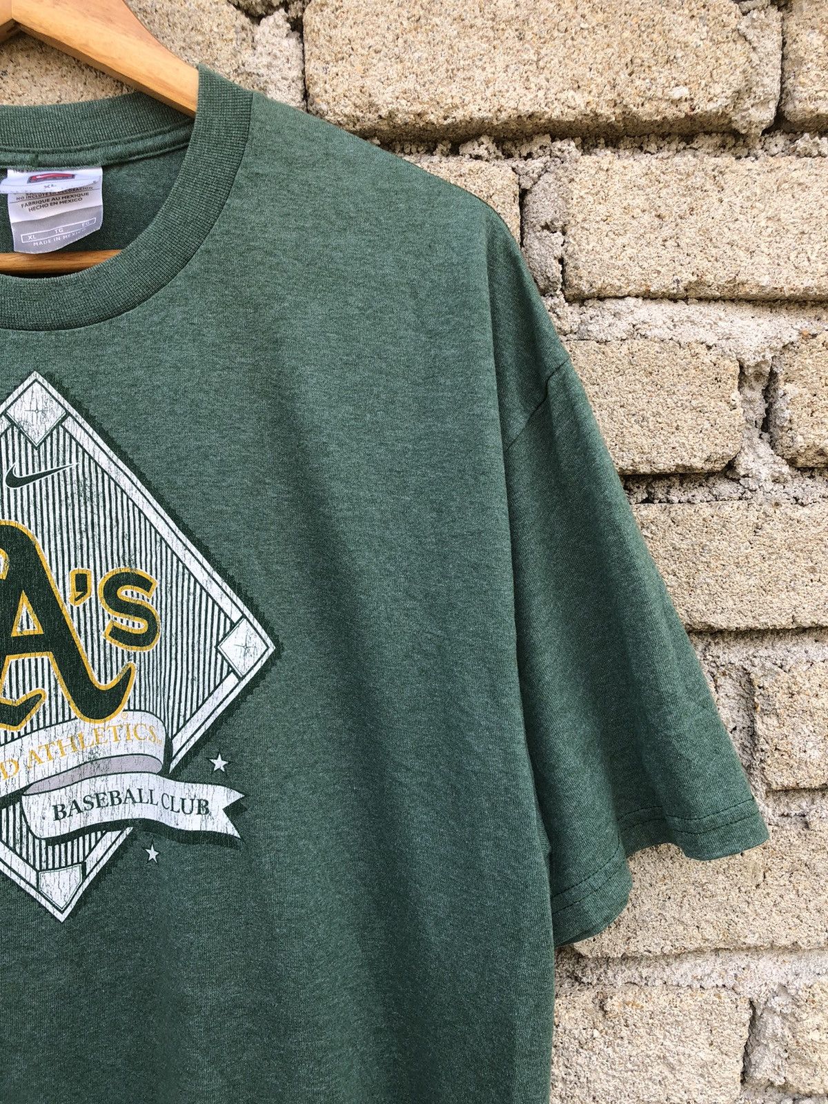 Nike Vintage Y2K Nike X MLB Oakland Athletics 50/50 Tshirt Size US XL / EU 56 / 4 - 7 Thumbnail