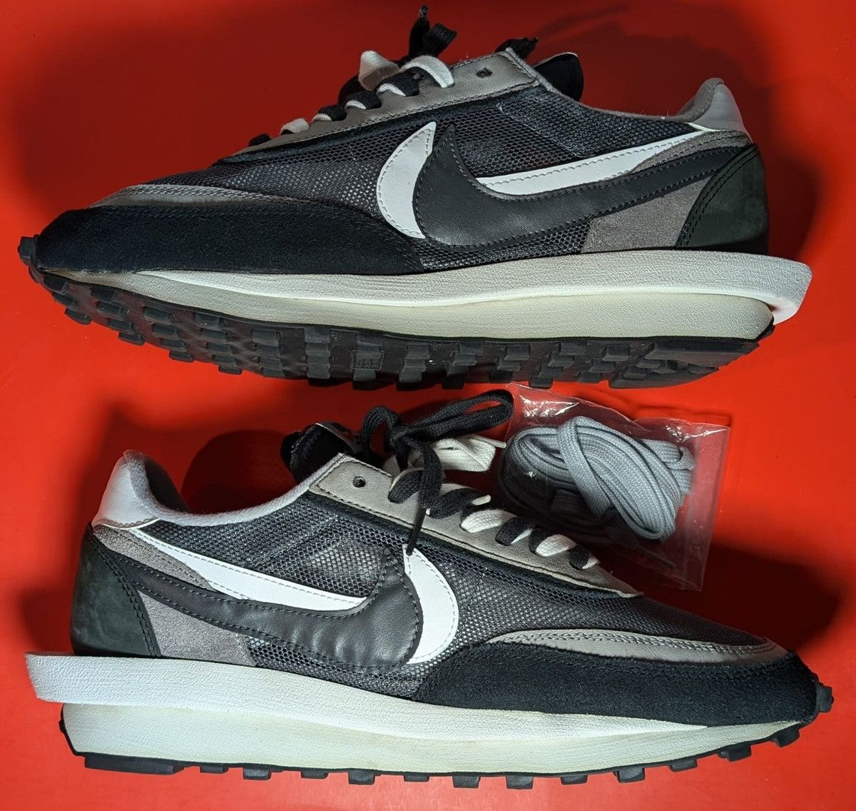 Nike Size 11.5 - Nike Sacai x LDWaffle Black Size US 11.5 / EU 44-45 - 2 Thumbnail