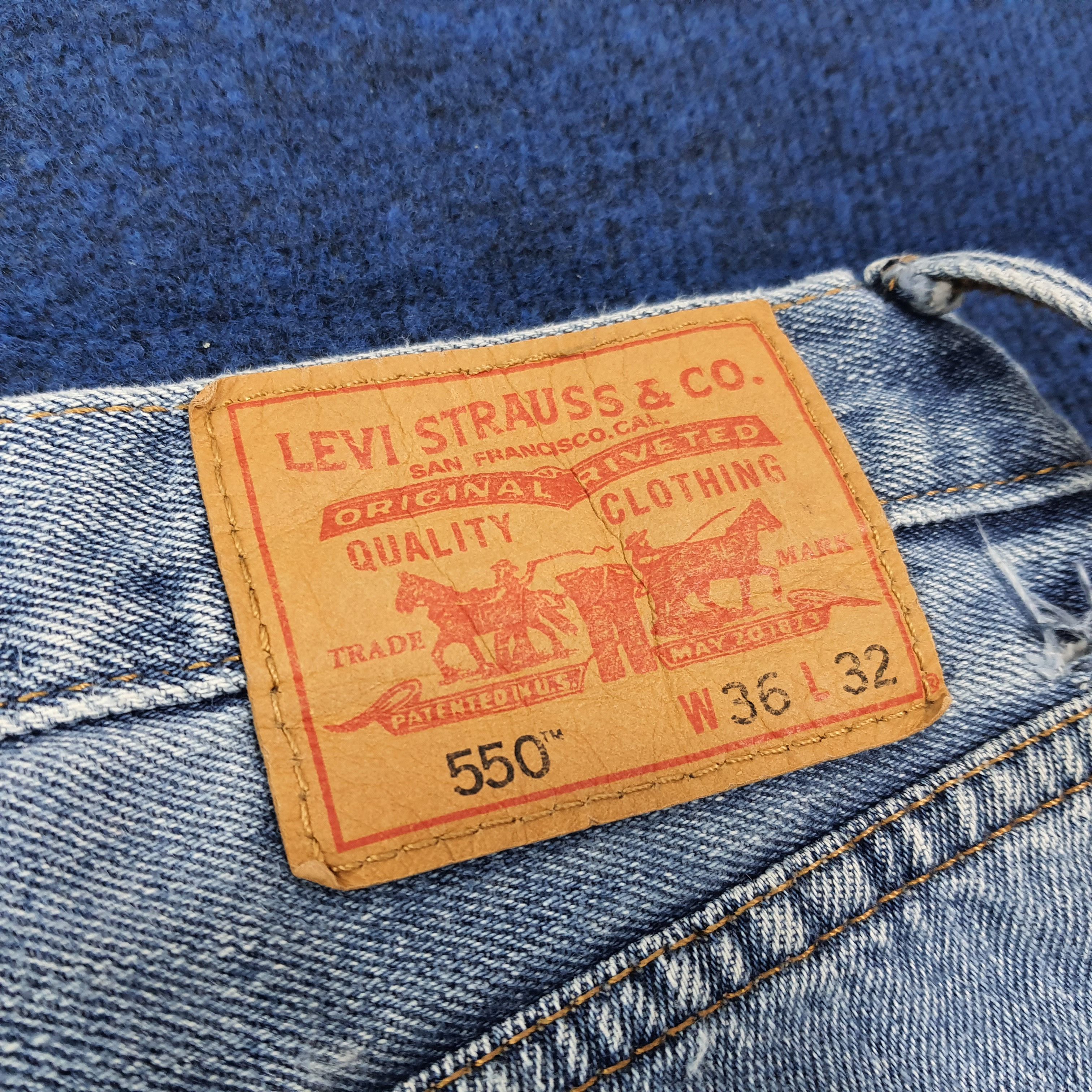 Levi's VINTAGE 90s LEVI'S 550 Distressed Light Wash Jeans C272N7 Size US 36 / EU 52 - 6 Thumbnail