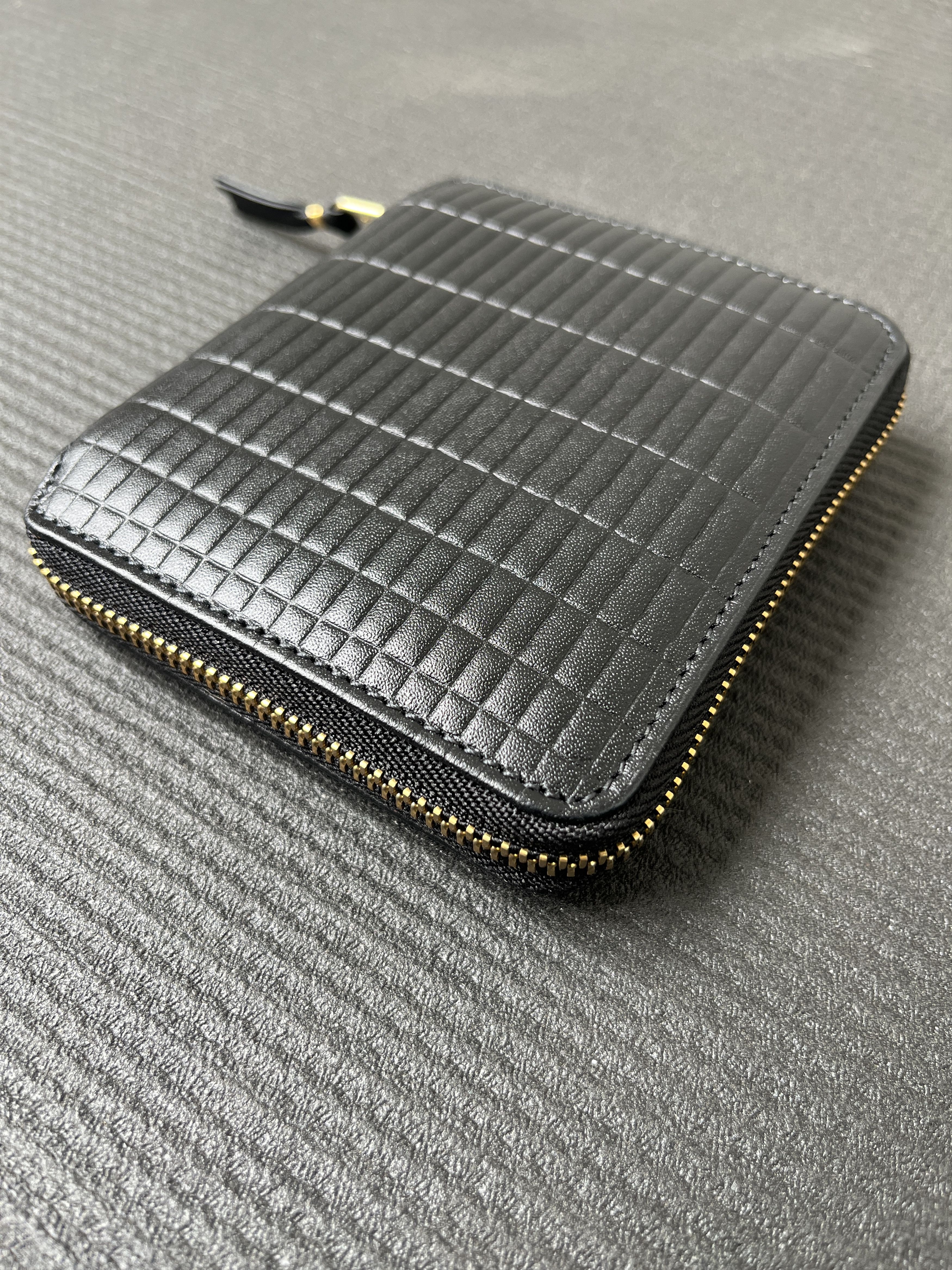 Comme des Garcons Comme des Garcons Embossed Grid Full Zip Around Wallet Size ONE SIZE - 2 Thumbnail