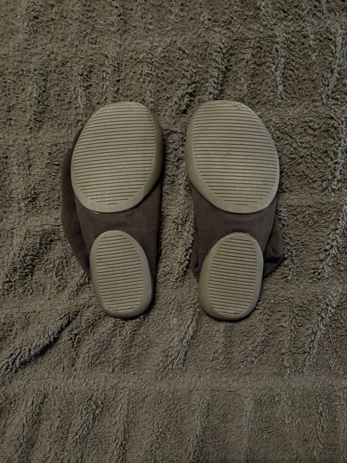 Kanye West × Yeezy YZY Pods Size US 8.5 / EU 41-42 - 2 Thumbnail