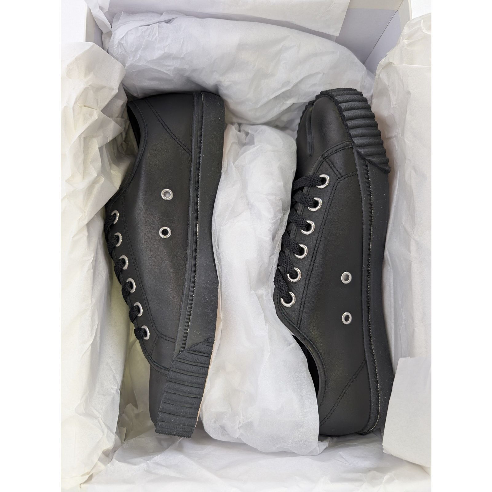 Maison Margiela o1rshd1 Q:2 / Tabi Low-top sneakers in Black/Beige Size US 11 / EU 44 - 18 Thumbnail