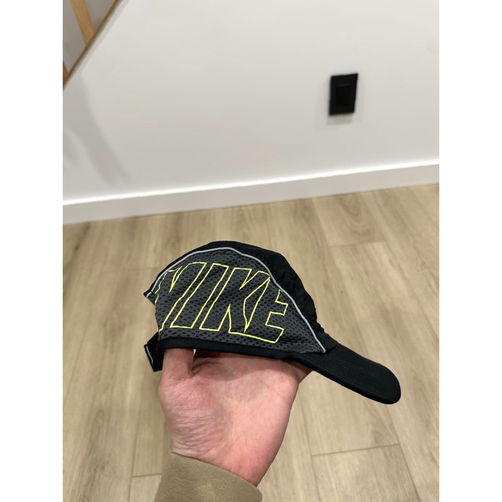 Nike Nike 5 Panel Hat Cap Lightweight Adjustable Black Neon Aerobill AW84 Men One Size Size ONE SIZE - 4 Thumbnail