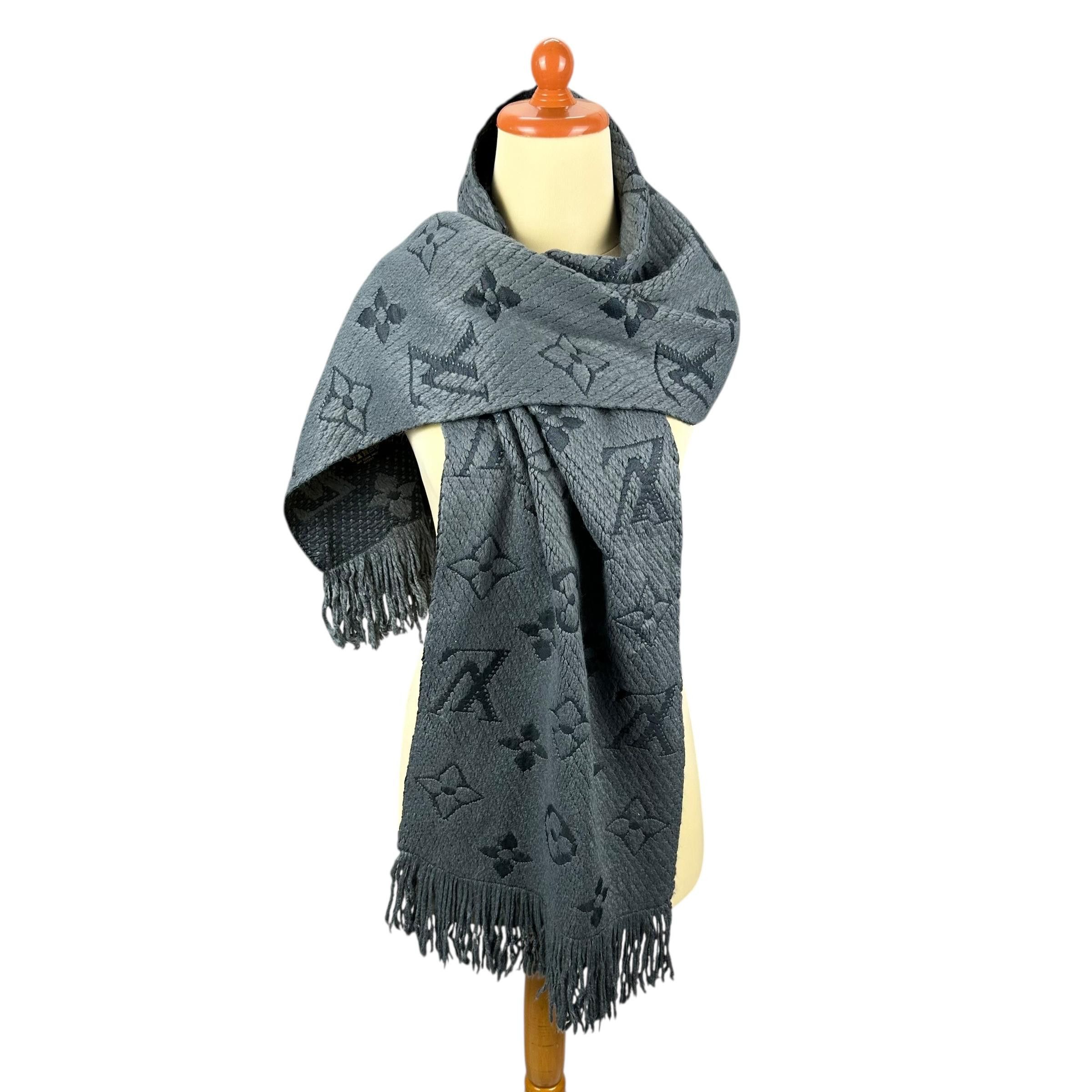 Louis Vuitton LOUIS VUITTON Monogram Silk Metal Wool Muffler Size ONE SIZE - 1 Thumbnail