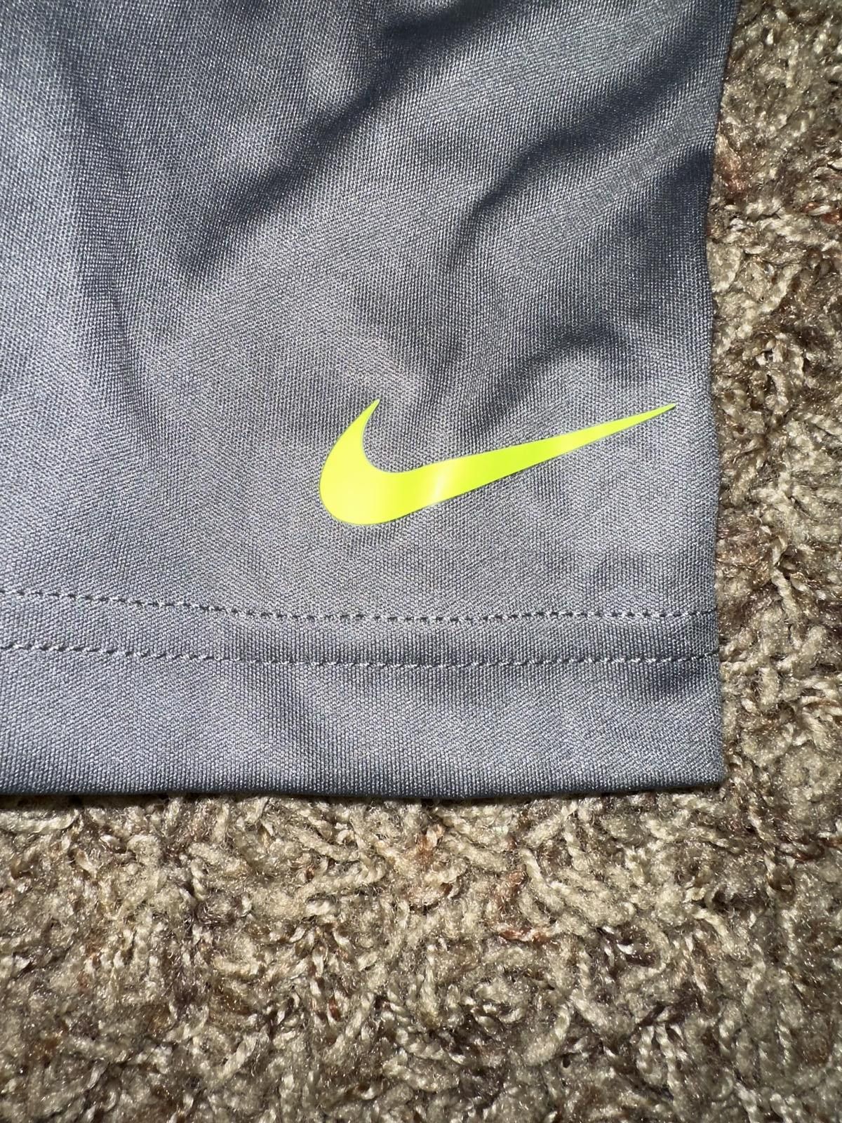 Nike Nike Big Kids (Boy’s) Dri-Fit I Am Elite T-Shirt Size US XXS / EU 40 - 4 Thumbnail