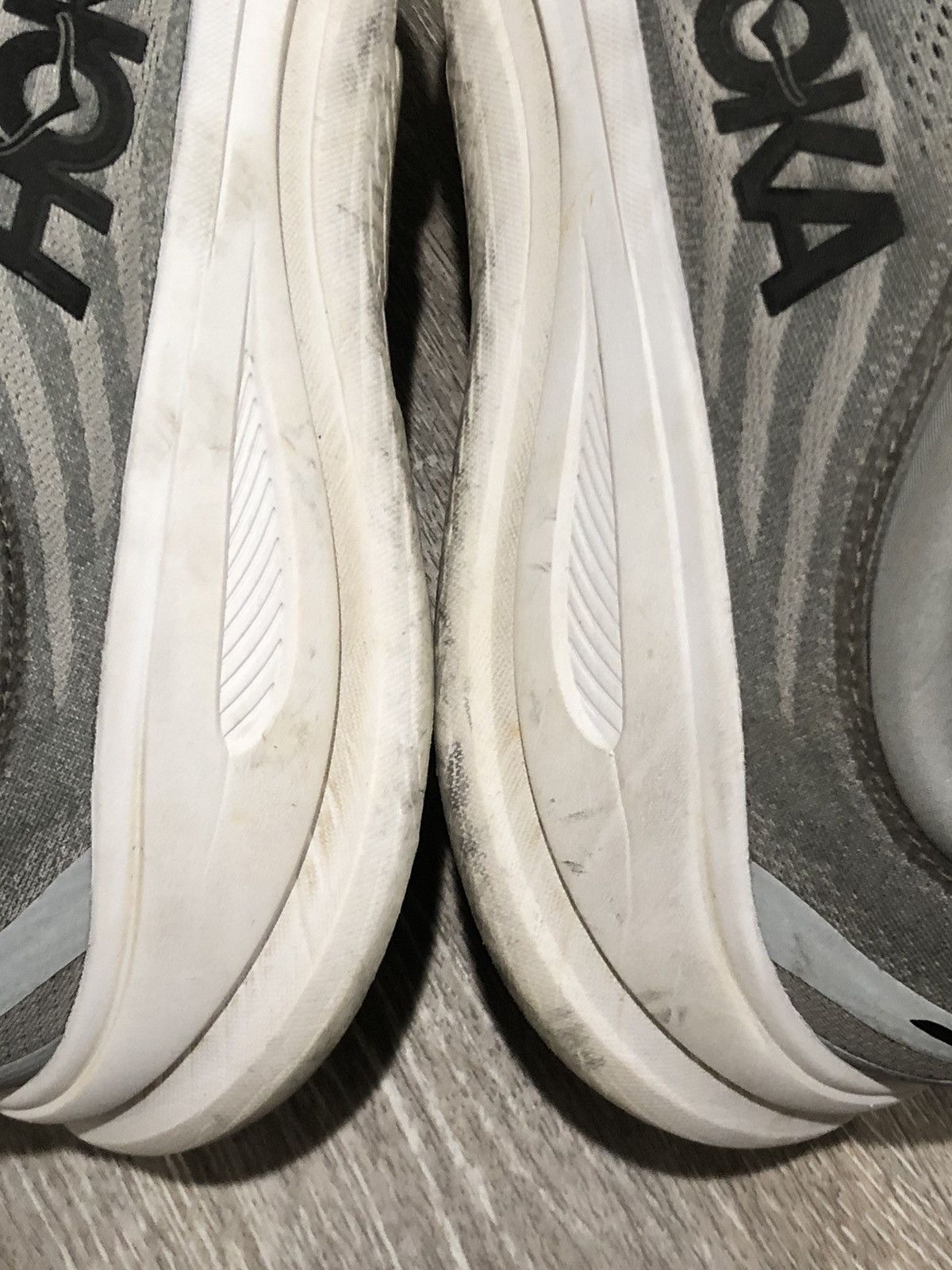 Hoka Hoka One One Shoes Mens Size 14 Gray White Bondi 9 Road Run Size US 14 / EU 47 - 13 Thumbnail
